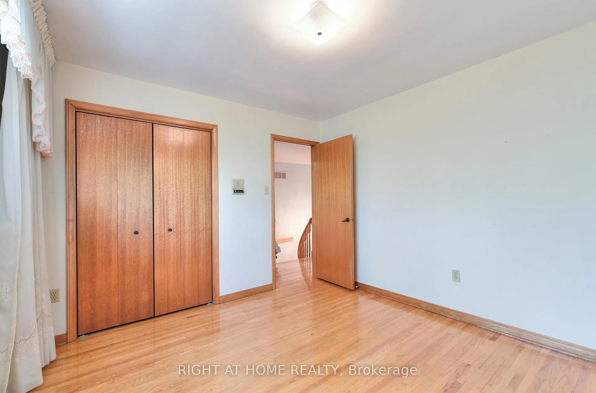 Photo 16 of 101 Raymerville Drive, Markham, Raymerville — HOMEH