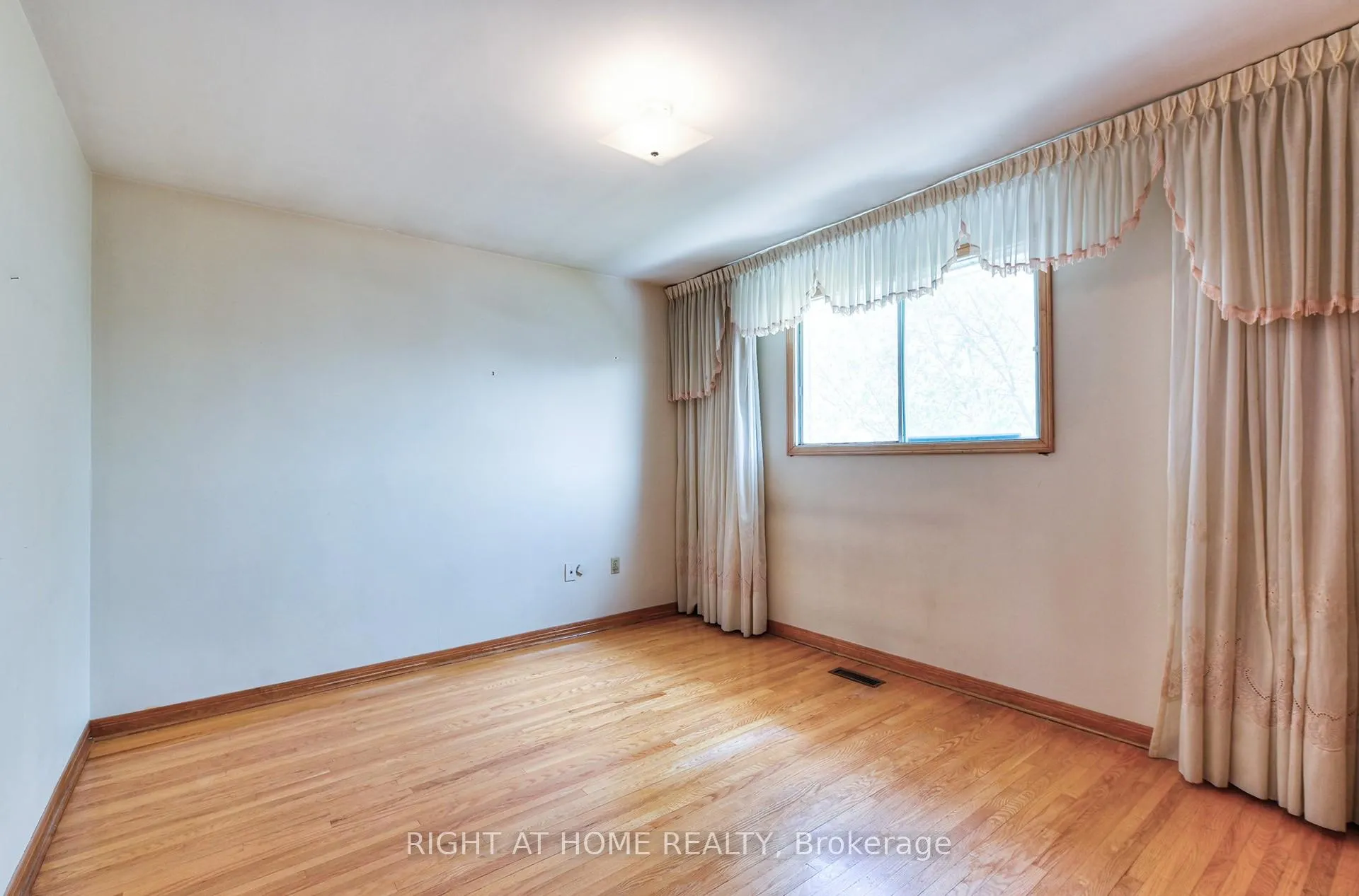 Photo 23 of 101 Raymerville Drive, Markham, Raymerville — HOMEH