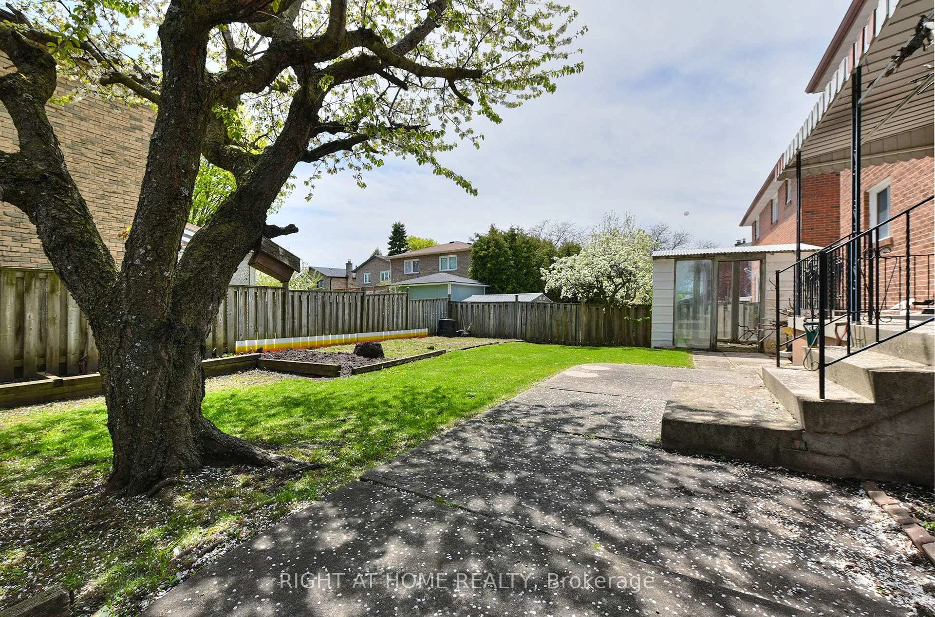 Photo 33 of 101 Raymerville Drive, Markham, Raymerville — HOMEH