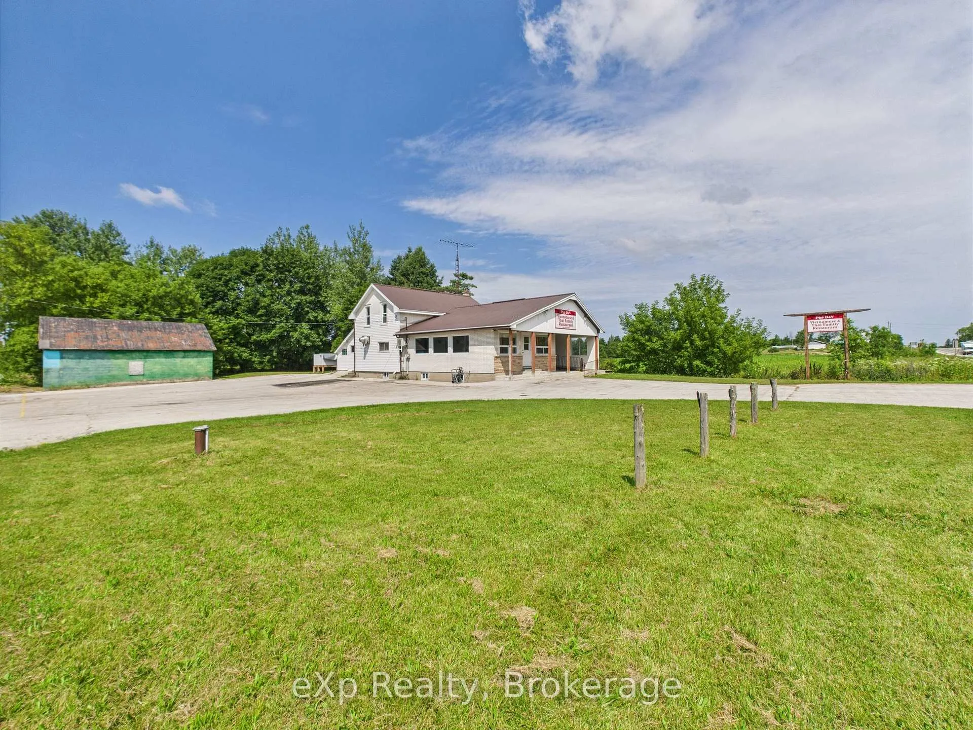 Photo 3 of 315194 Highway 6, Chatsworth — HOMEH