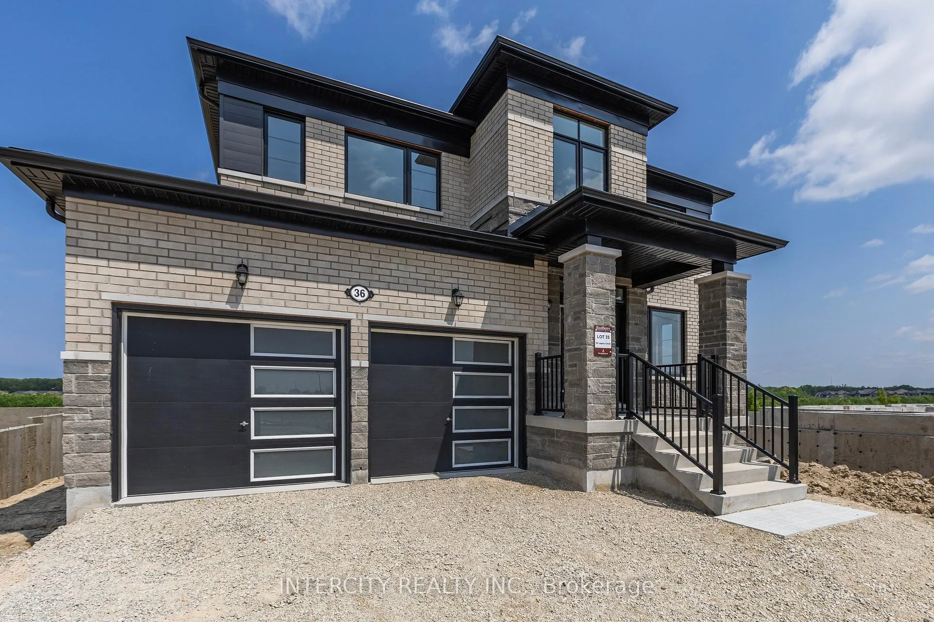 Photo 2 of 36 Legacy Circle, Wasaga Beach — HOMEH