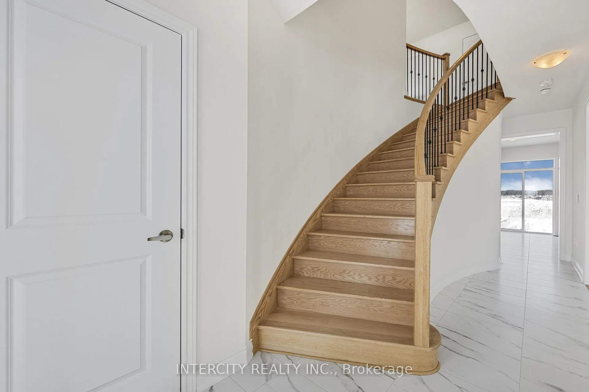 Photo 6 of 36 Legacy Circle, Wasaga Beach — HOMEH