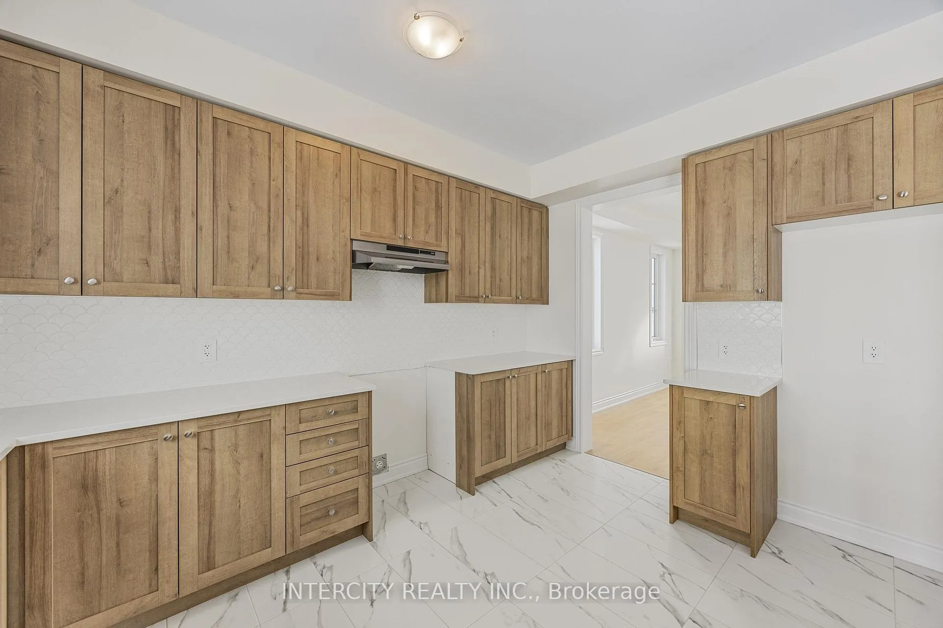 Photo 13 of 36 Legacy Circle, Wasaga Beach — HOMEH