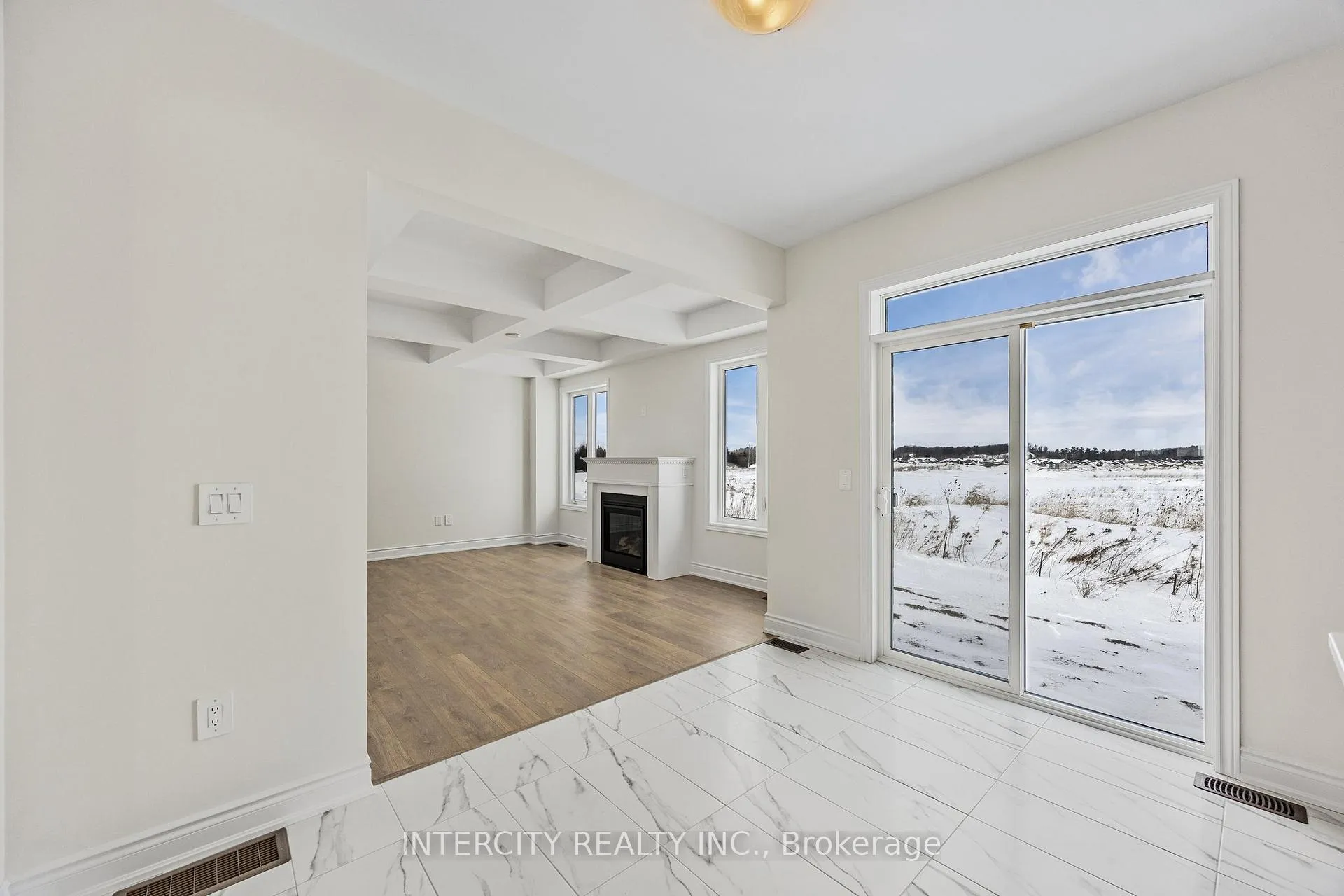 Photo 18 of 36 Legacy Circle, Wasaga Beach — HOMEH