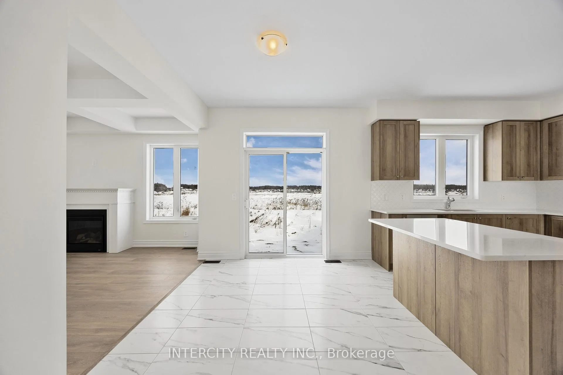 Photo 19 of 36 Legacy Circle, Wasaga Beach — HOMEH