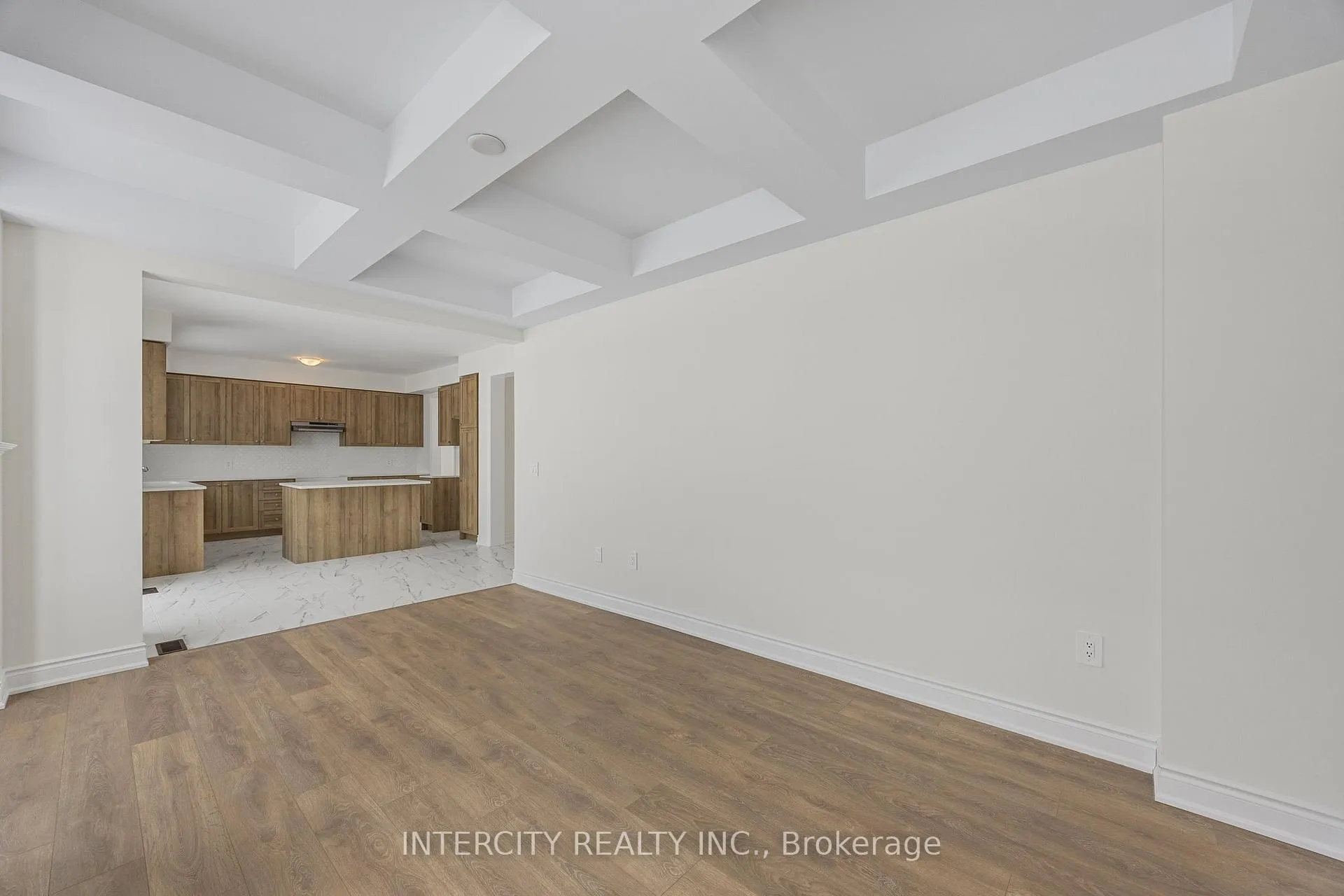 Photo 26 of 36 Legacy Circle, Wasaga Beach — HOMEH