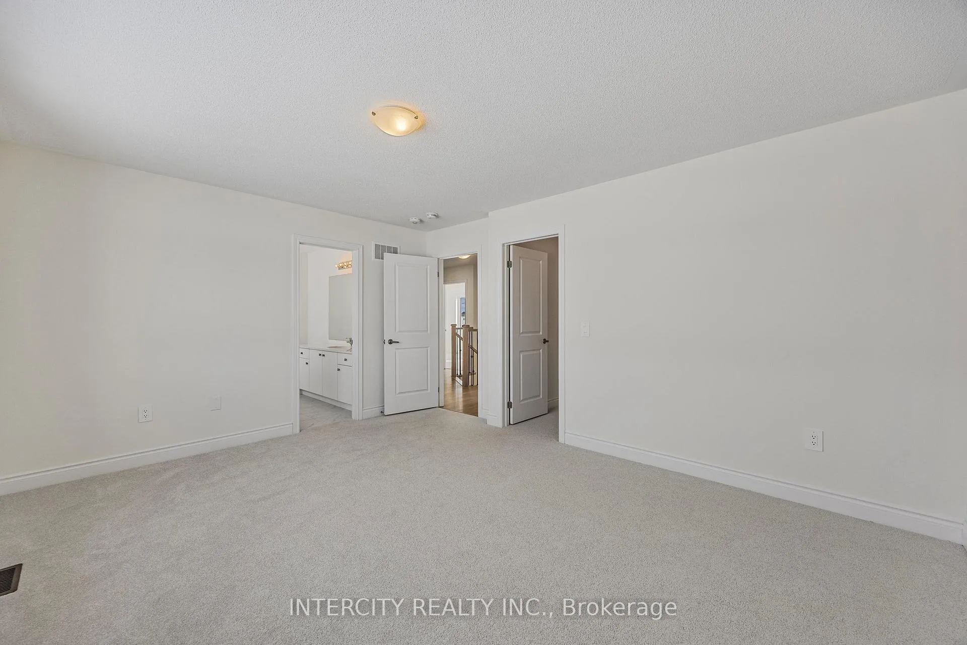 Photo 31 of 36 Legacy Circle, Wasaga Beach — HOMEH
