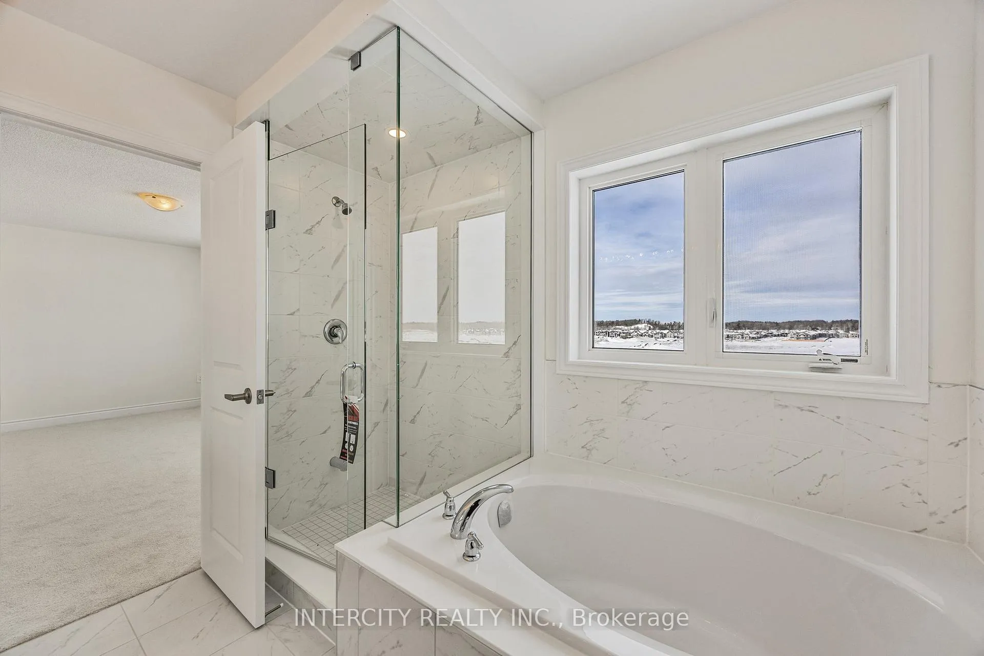 Photo 32 of 36 Legacy Circle, Wasaga Beach — HOMEH