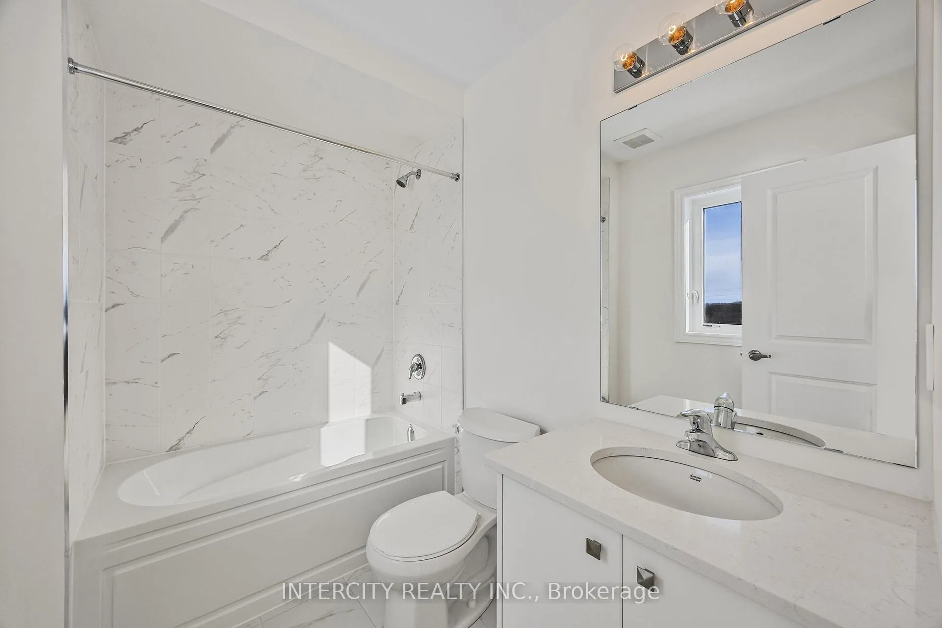 Photo 36 of 36 Legacy Circle, Wasaga Beach — HOMEH