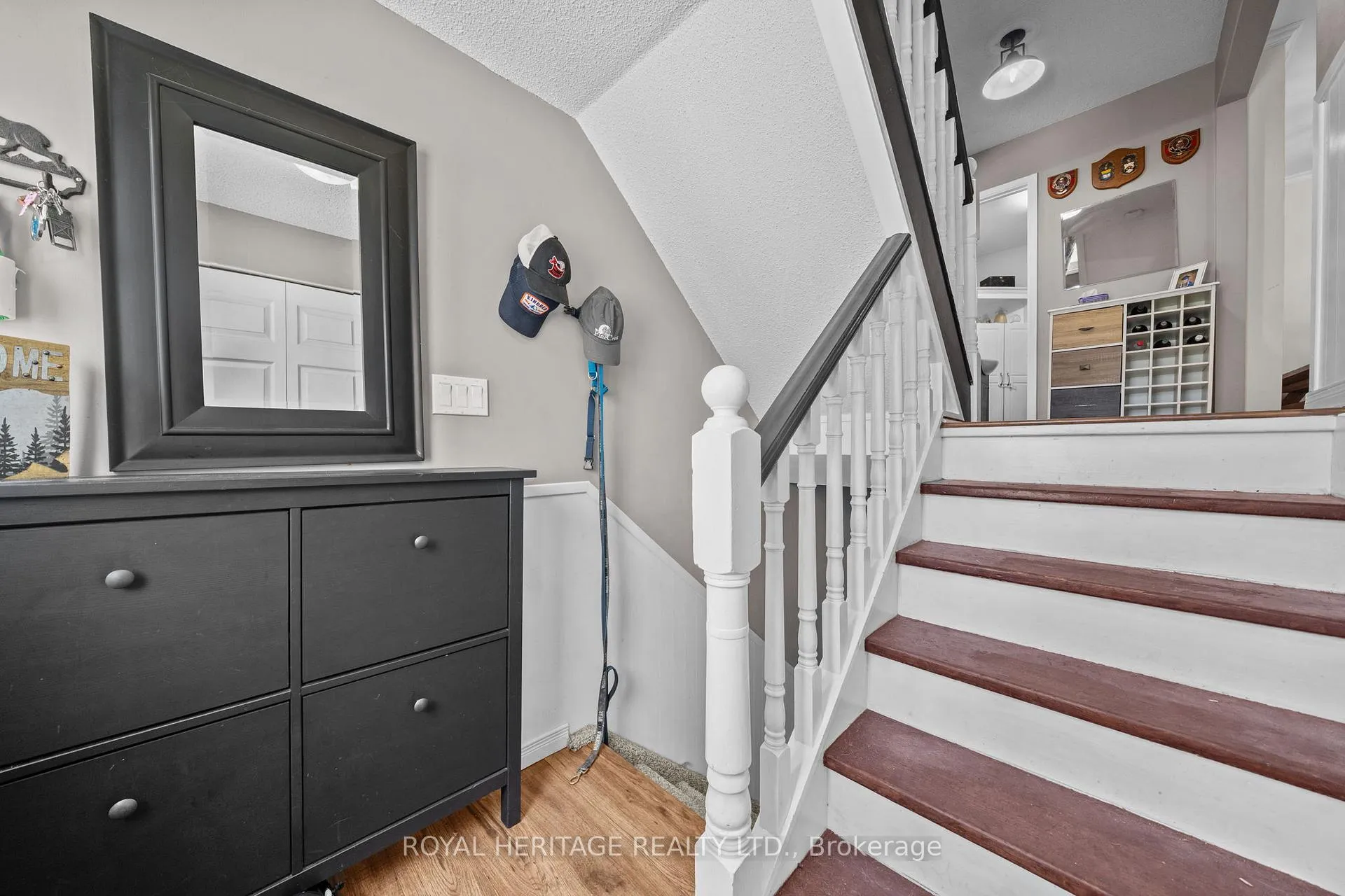 Photo 4 of 51 Robert Street, Bracebridge, Macaulay — HOMEH