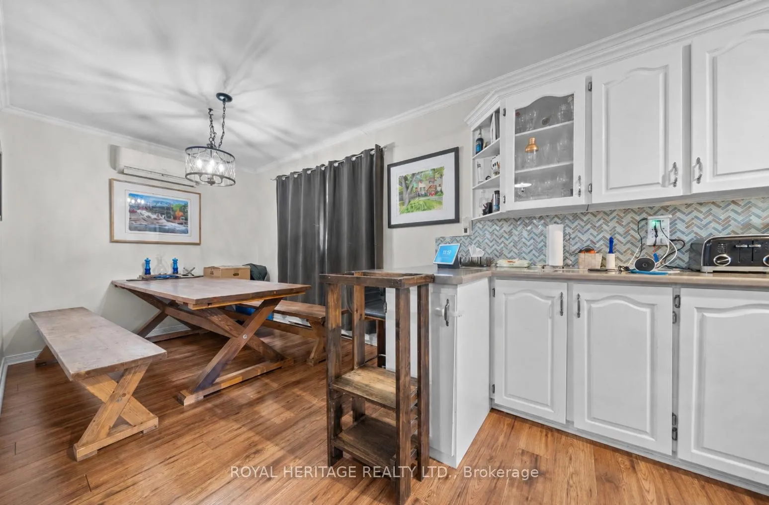 Photo 10 of 51 Robert Street, Bracebridge, Macaulay — HOMEH