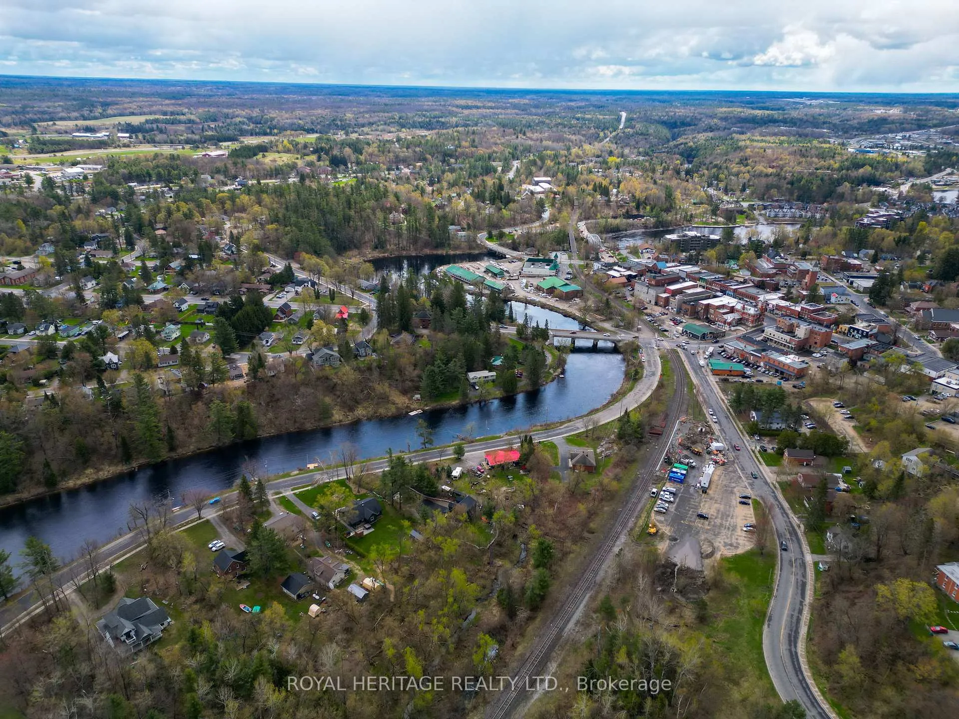 Photo 46 of 51 Robert Street, Bracebridge, Macaulay — HOMEH