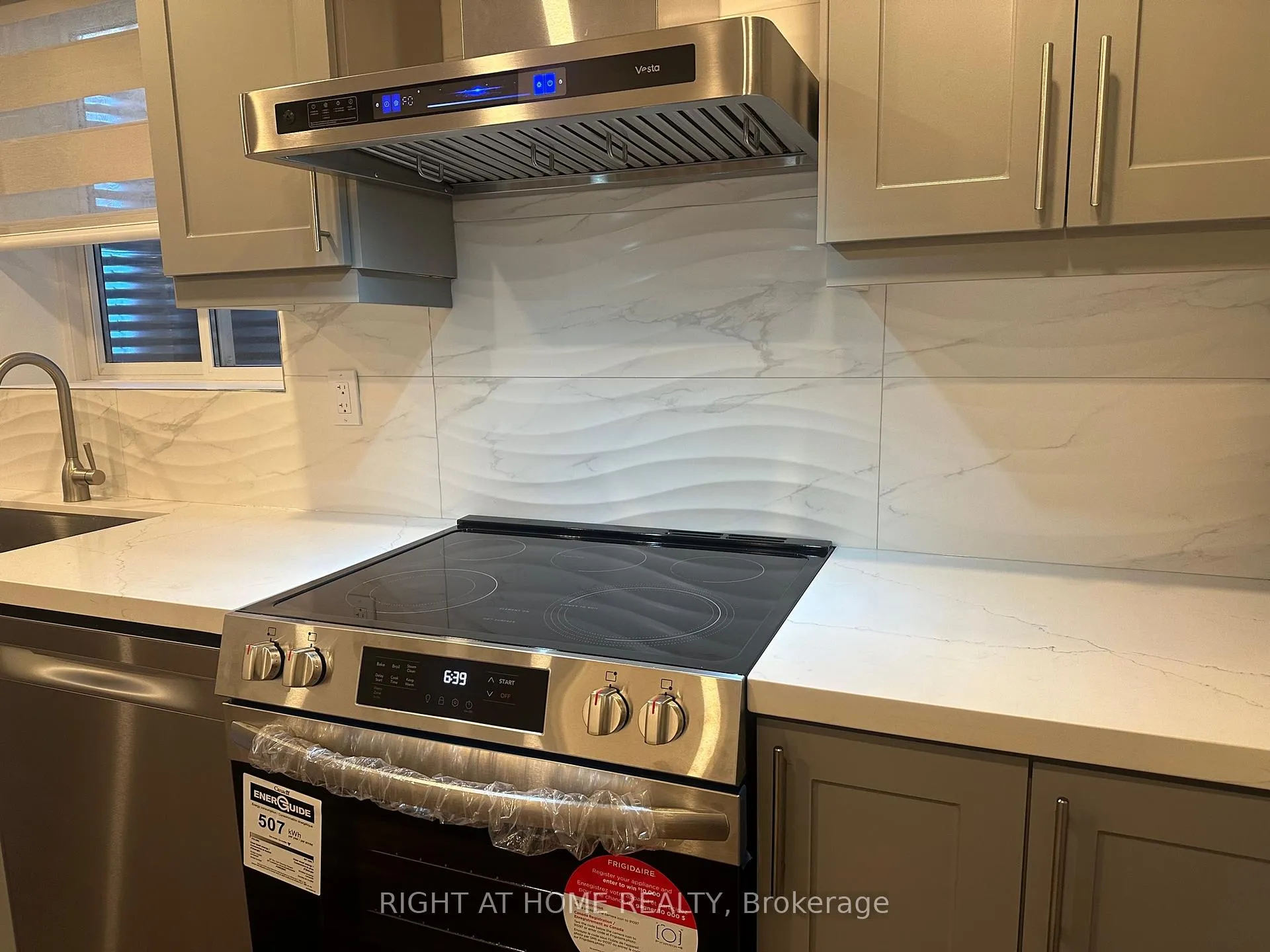 Photo 16 of 481 Bergamot Avenue, Milton, Walker — HOMEH