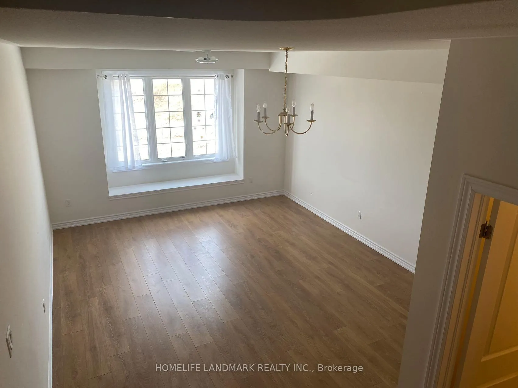 Photo 3 of 157 Rustle Woods Avenue, Markham, Cornell — HOMEH