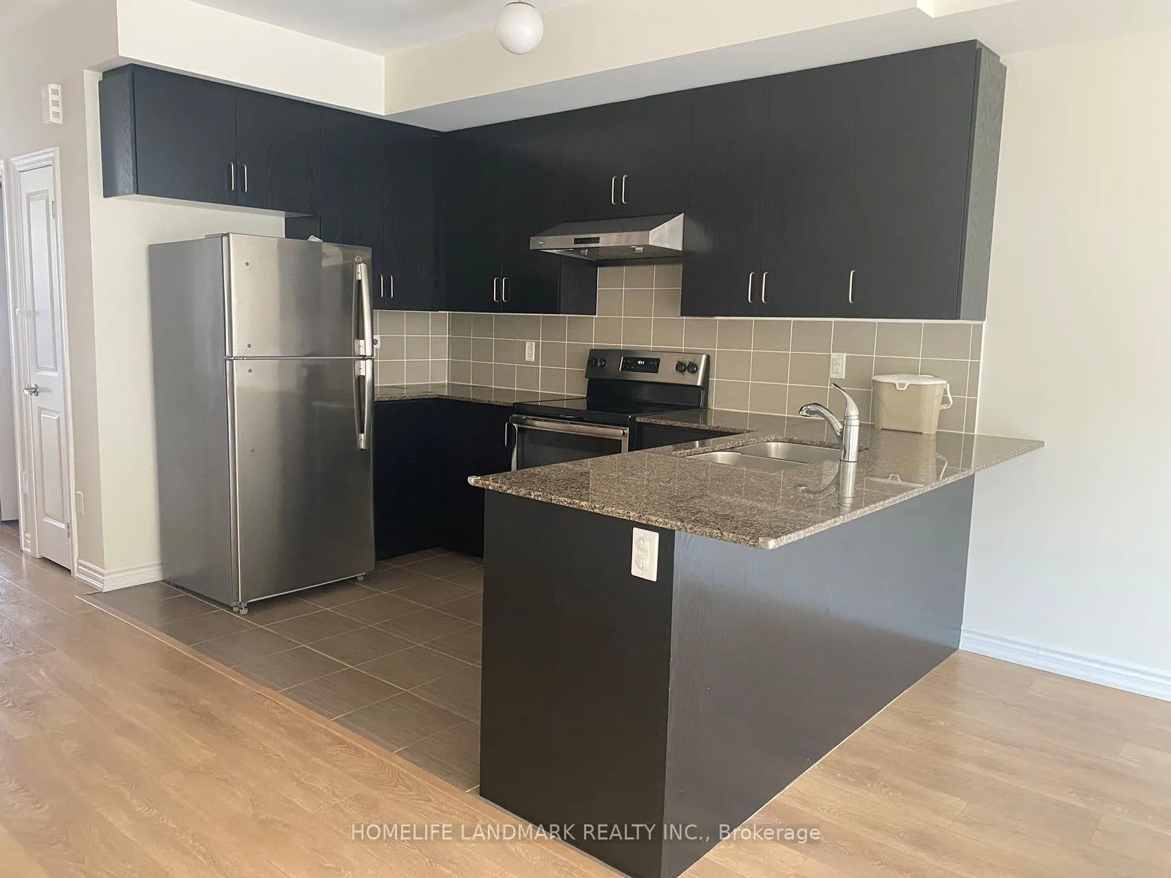 Photo 4 of 157 Rustle Woods Avenue, Markham, Cornell — HOMEH