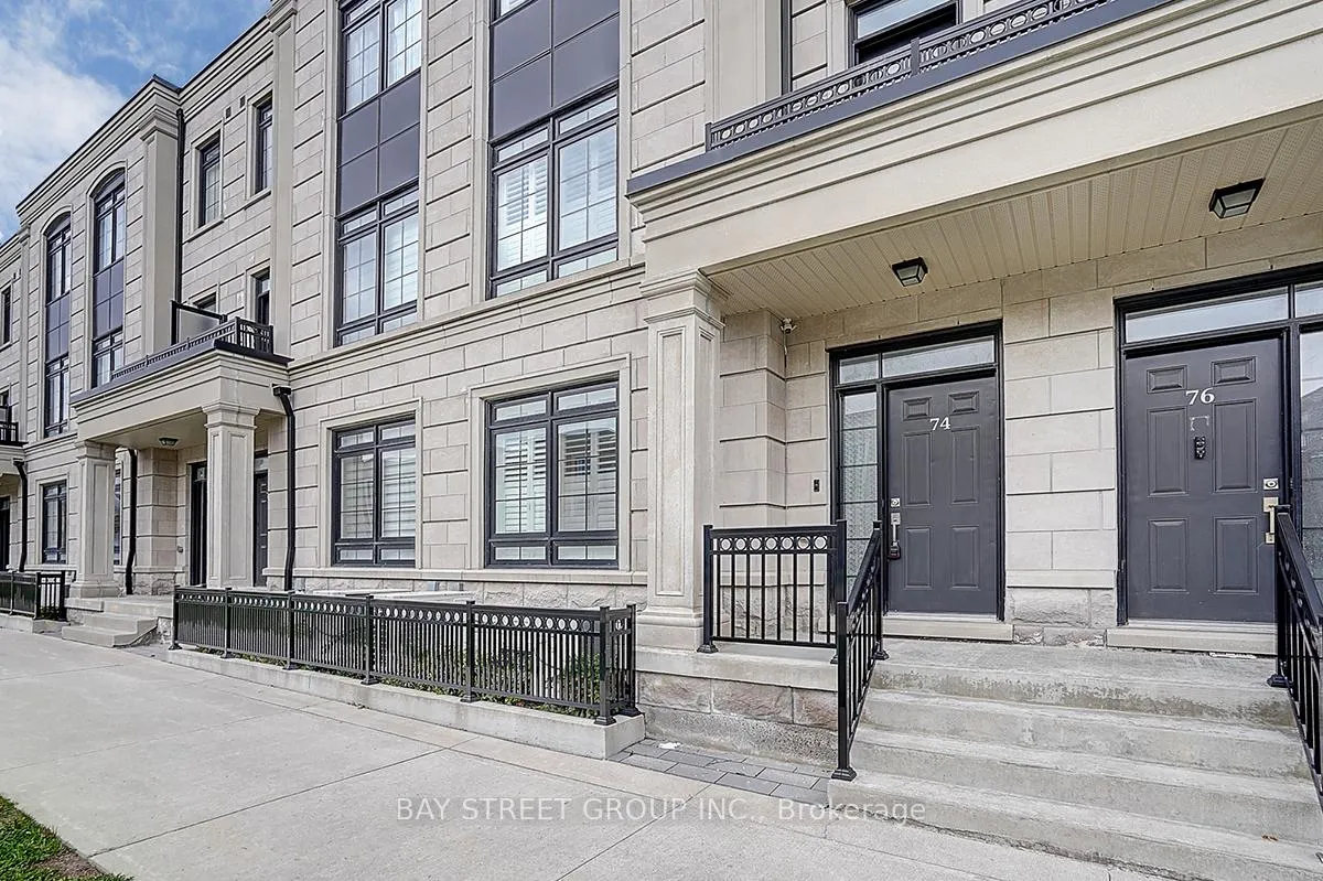 Photo 2 of 74 Village Parkway E, Markham, Unionville — HOMEH