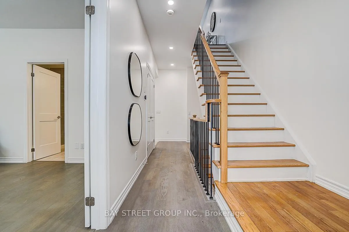 Photo 3 of 74 Village Parkway E, Markham, Unionville — HOMEH