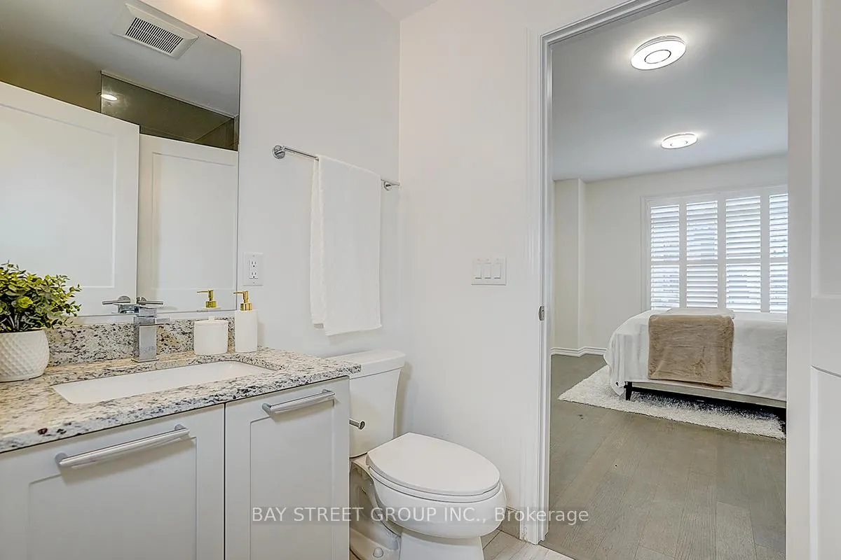 Photo 5 of 74 Village Parkway E, Markham, Unionville — HOMEH
