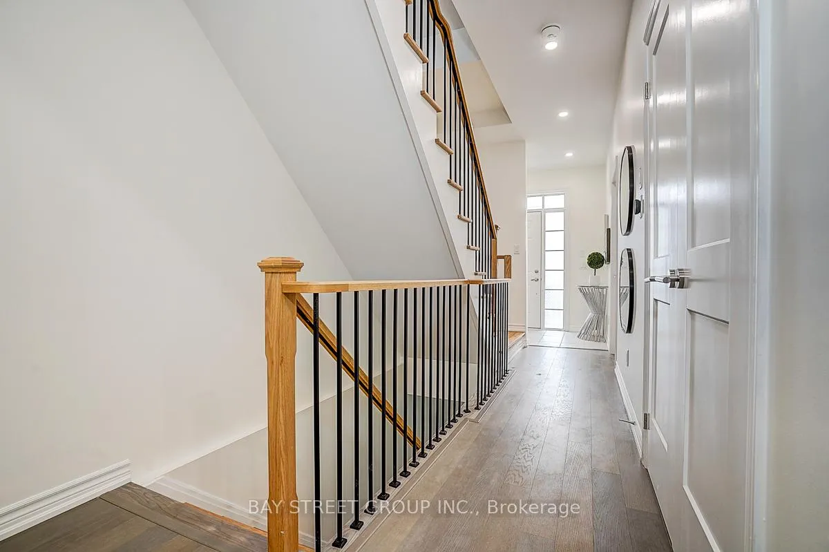 Photo 7 of 74 Village Parkway E, Markham, Unionville — HOMEH