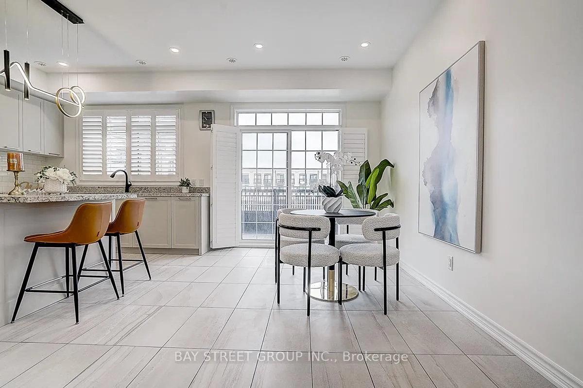 Photo 9 of 74 Village Parkway E, Markham, Unionville — HOMEH