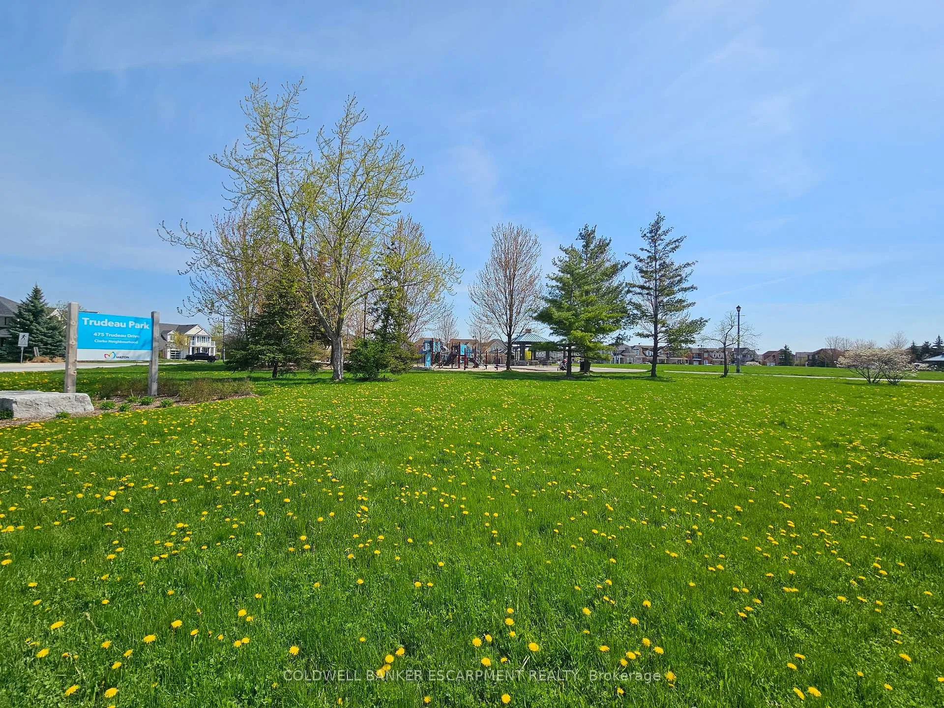Photo 2 of 420 Trudeau Drive, Milton, Clarke — HOMEH