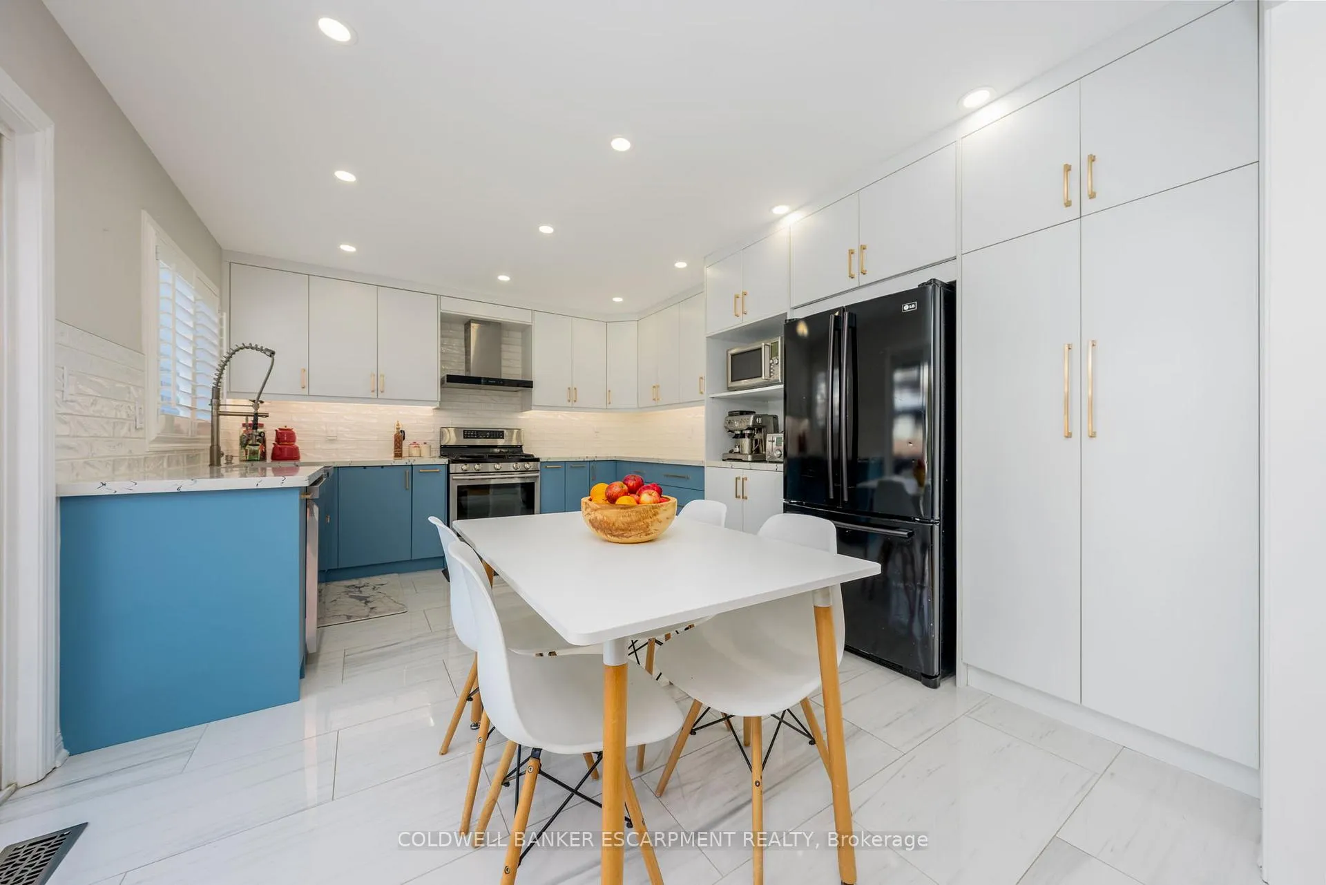 Photo 6 of 420 Trudeau Drive, Milton, Clarke — HOMEH