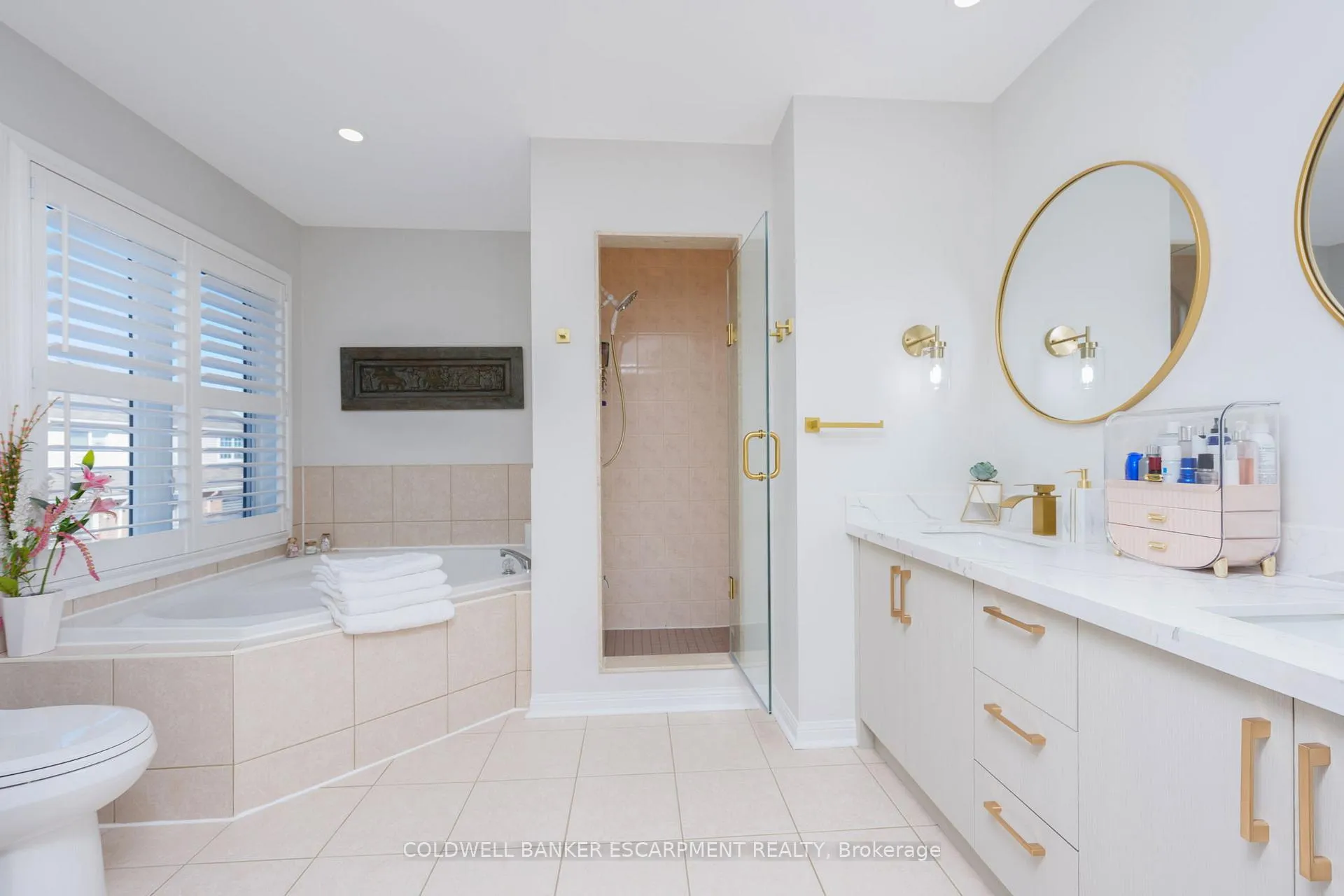 Photo 10 of 420 Trudeau Drive, Milton, Clarke — HOMEH