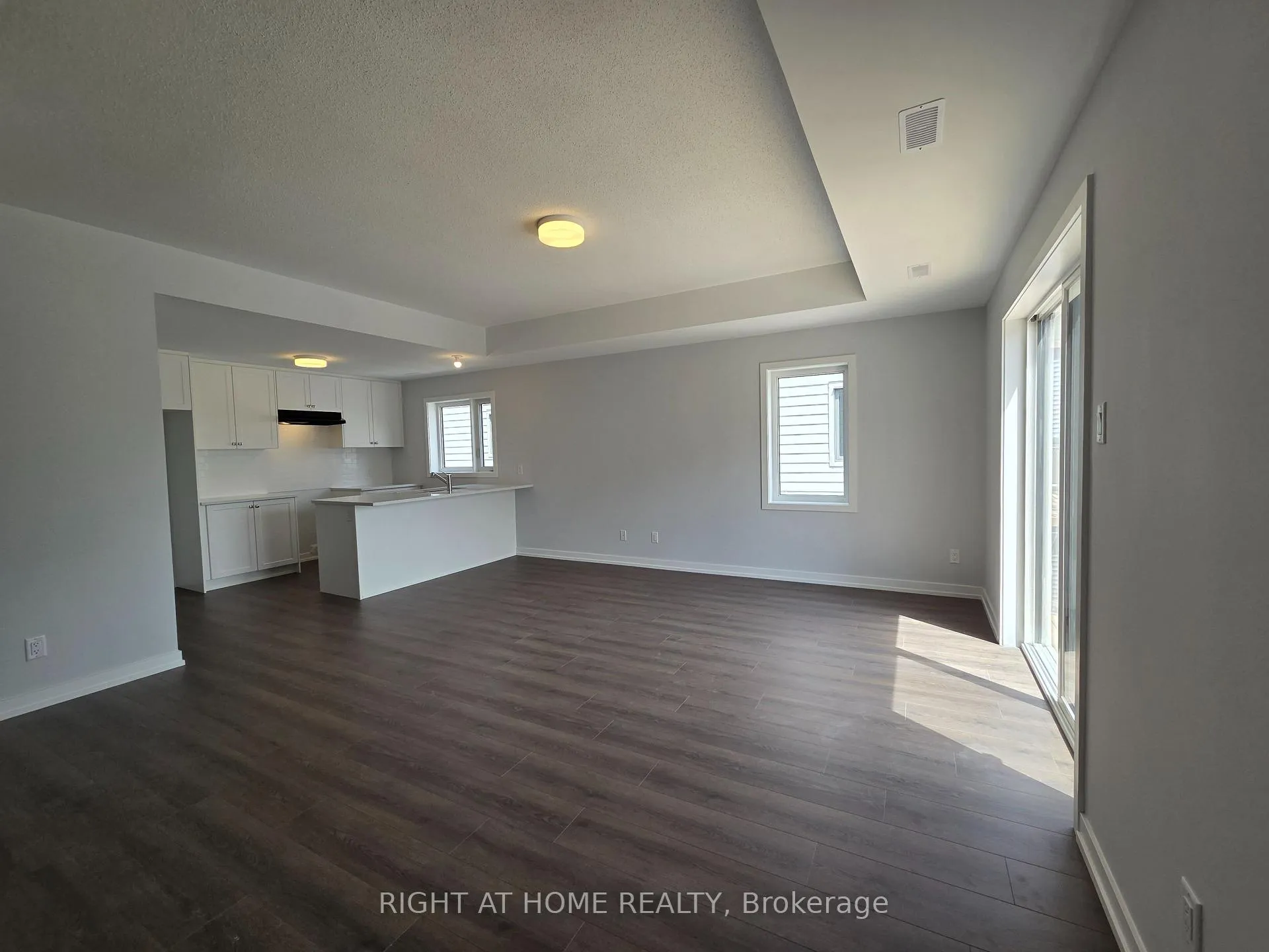 Photo 3 of 513 Celestine Private, Ottawa, Barrhaven - Heritage Park — HOMEH
