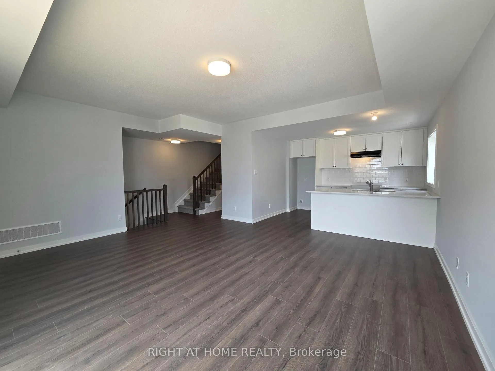 Photo 4 of 513 Celestine Private, Ottawa, Barrhaven - Heritage Park — HOMEH