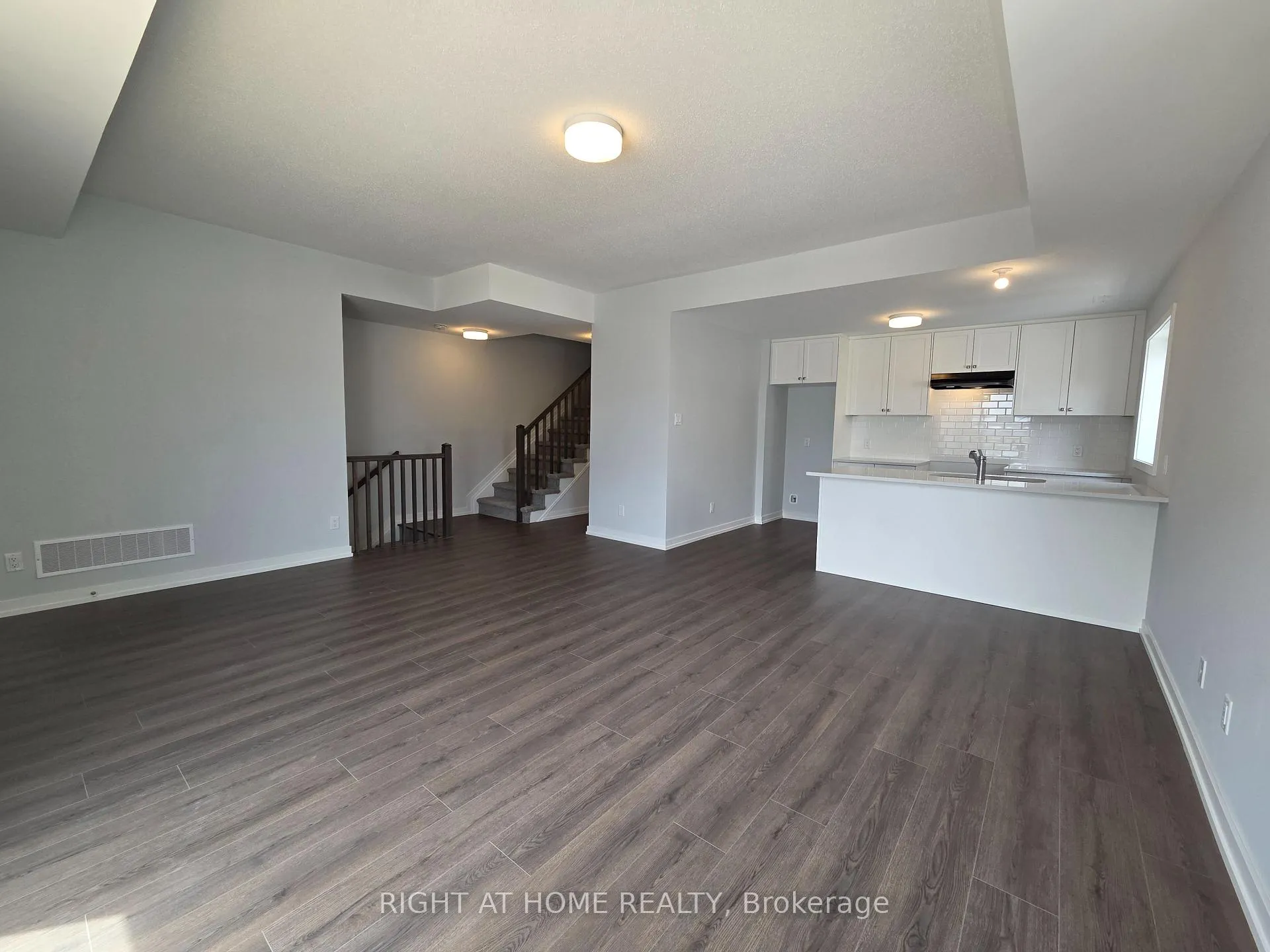 Photo 8 of 513 Celestine Private, Ottawa, Barrhaven - Heritage Park — HOMEH