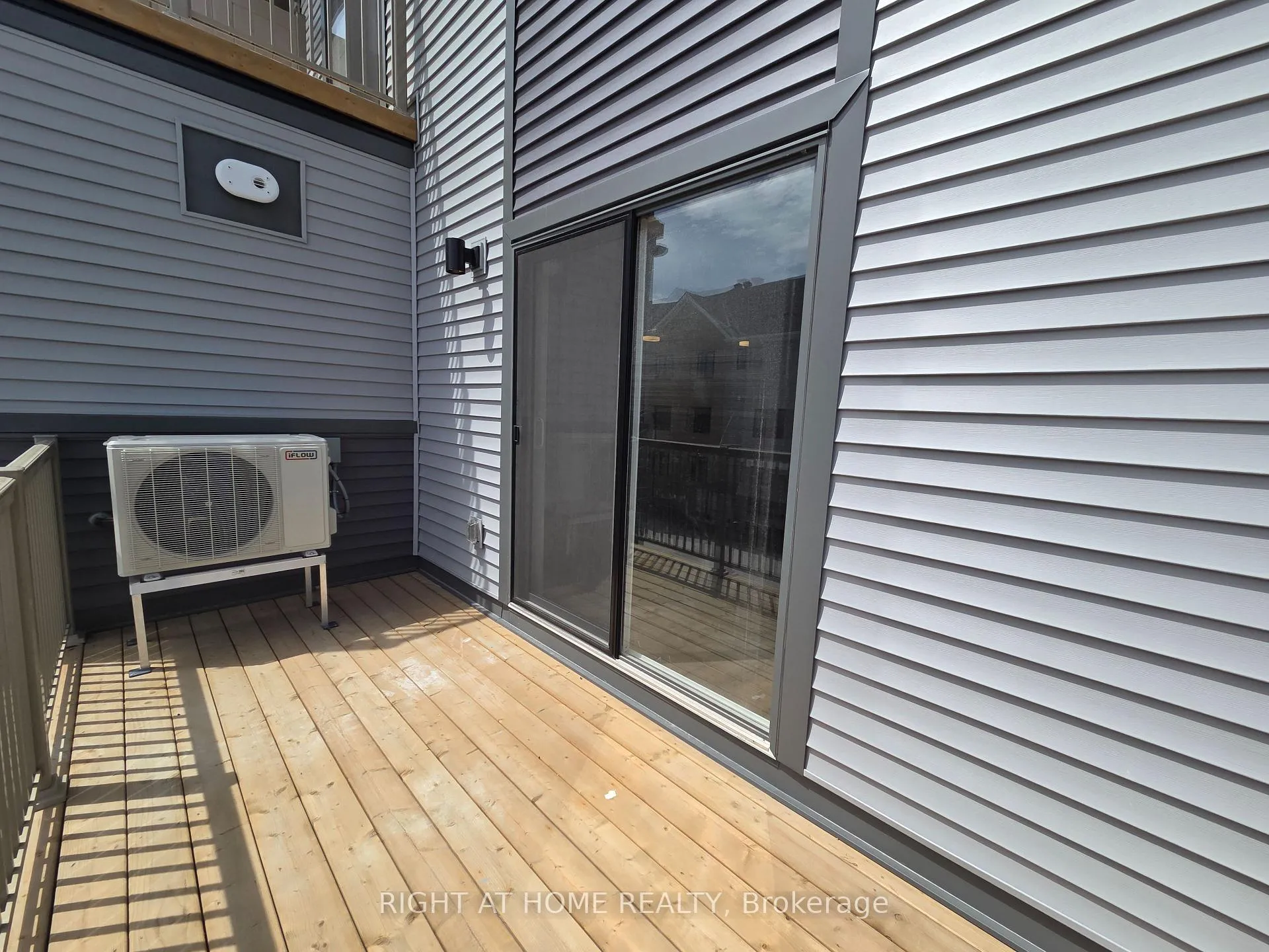Photo 9 of 513 Celestine Private, Ottawa, Barrhaven - Heritage Park — HOMEH