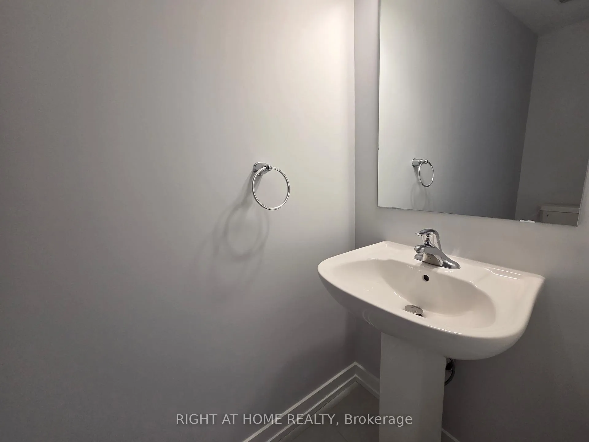 Photo 10 of 513 Celestine Private, Ottawa, Barrhaven - Heritage Park — HOMEH