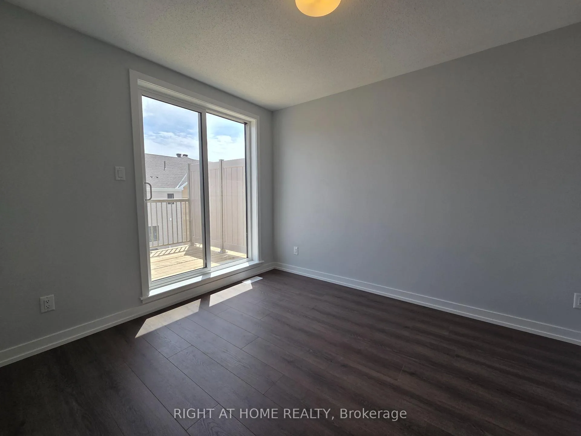 Photo 11 of 513 Celestine Private, Ottawa, Barrhaven - Heritage Park — HOMEH