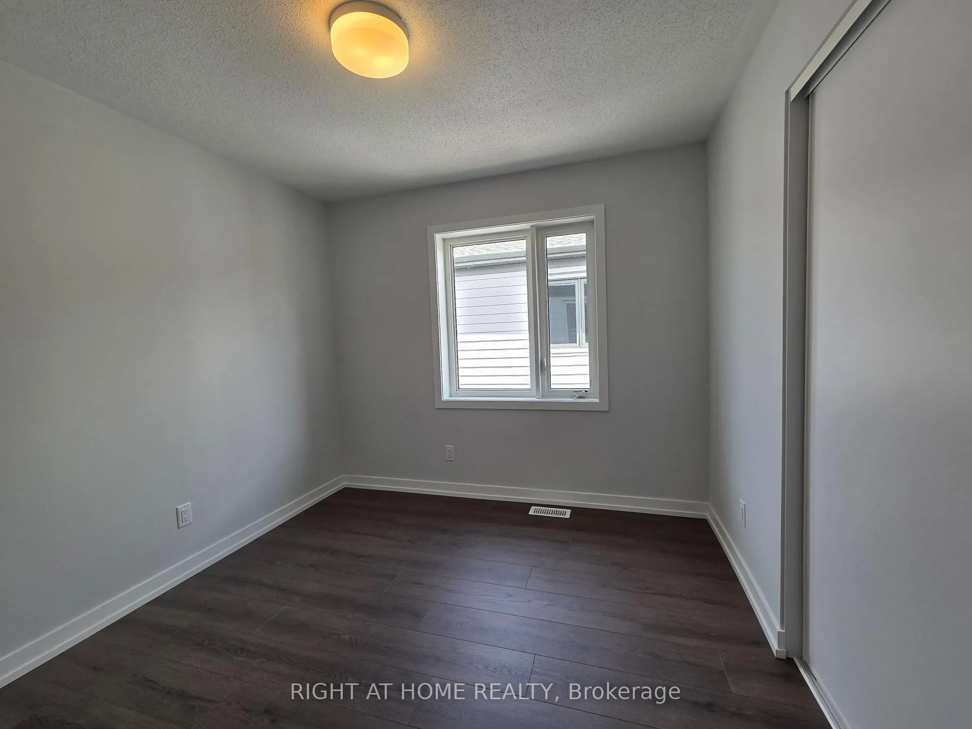 Photo 14 of 513 Celestine Private, Ottawa, Barrhaven - Heritage Park — HOMEH