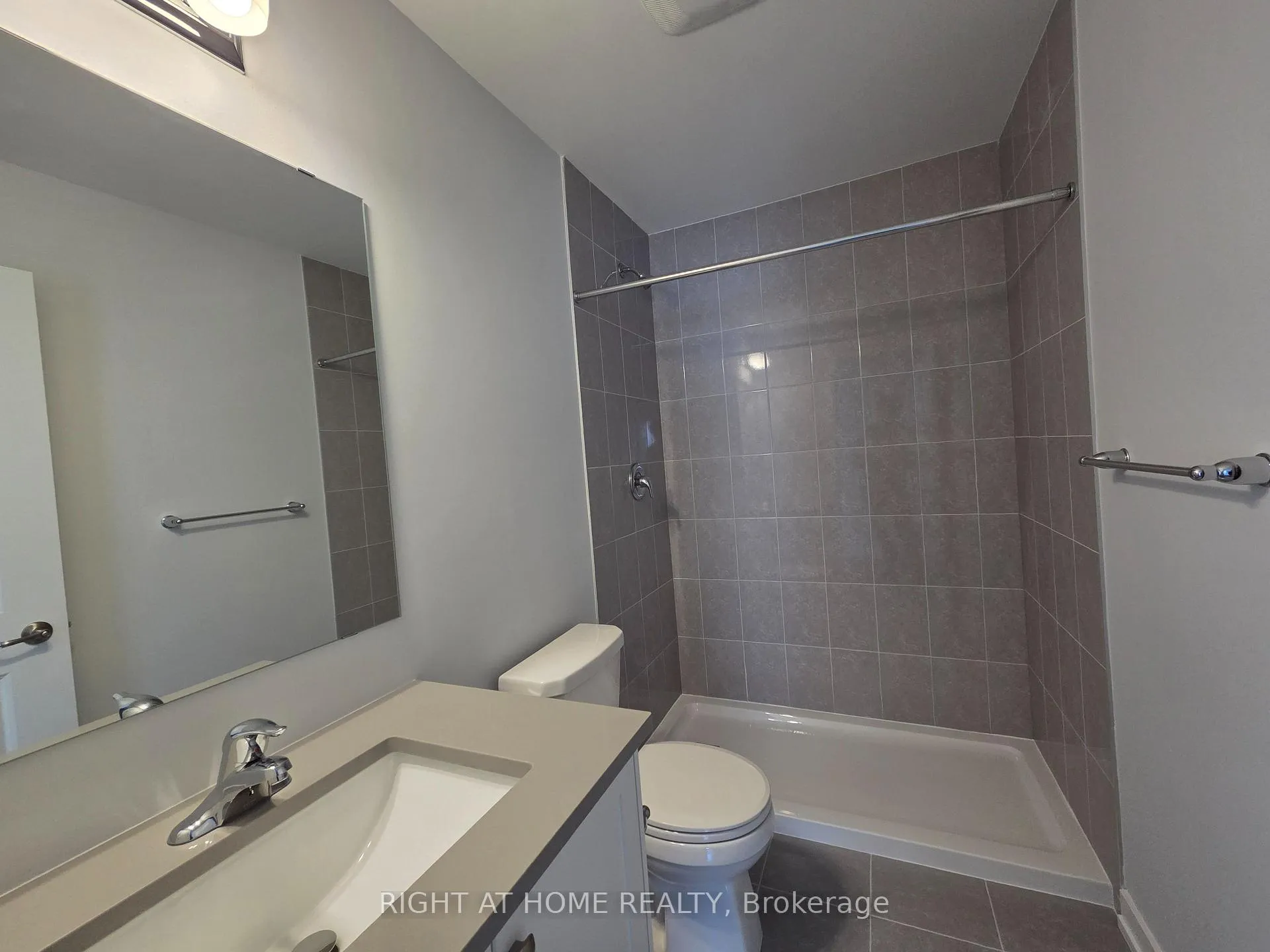 Photo 15 of 513 Celestine Private, Ottawa, Barrhaven - Heritage Park — HOMEH