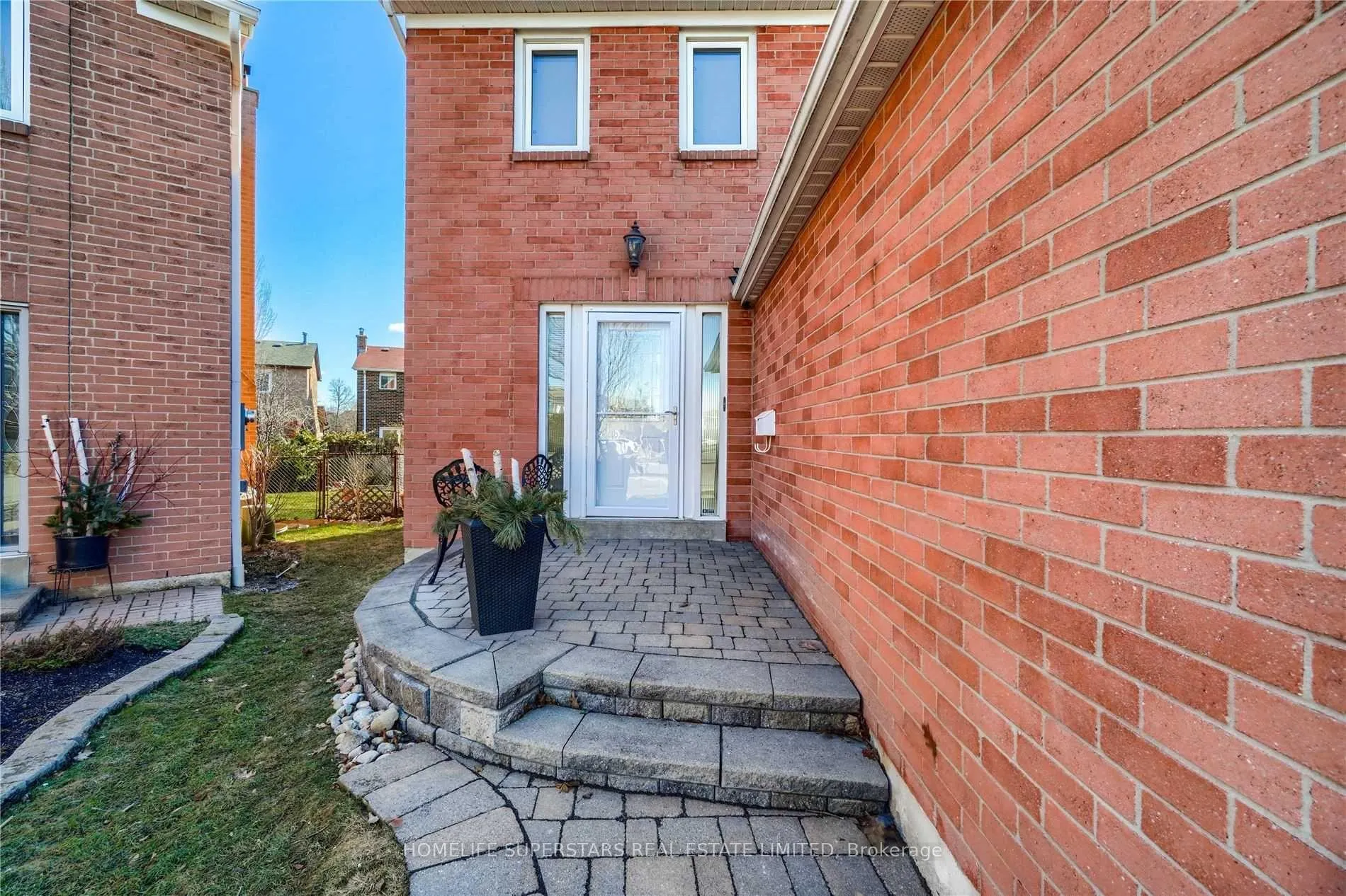 Photo 3 of 46 Nickel Crescent, Brampton, Westgate — HOMEH