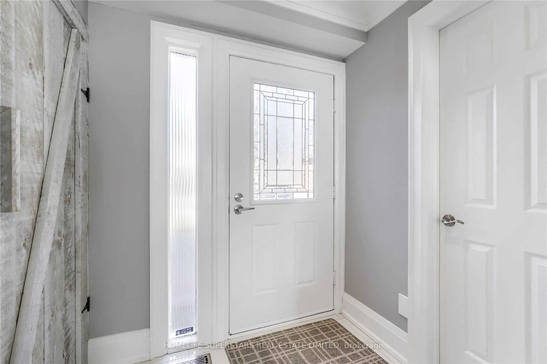 Photo 4 of 46 Nickel Crescent, Brampton, Westgate — HOMEH