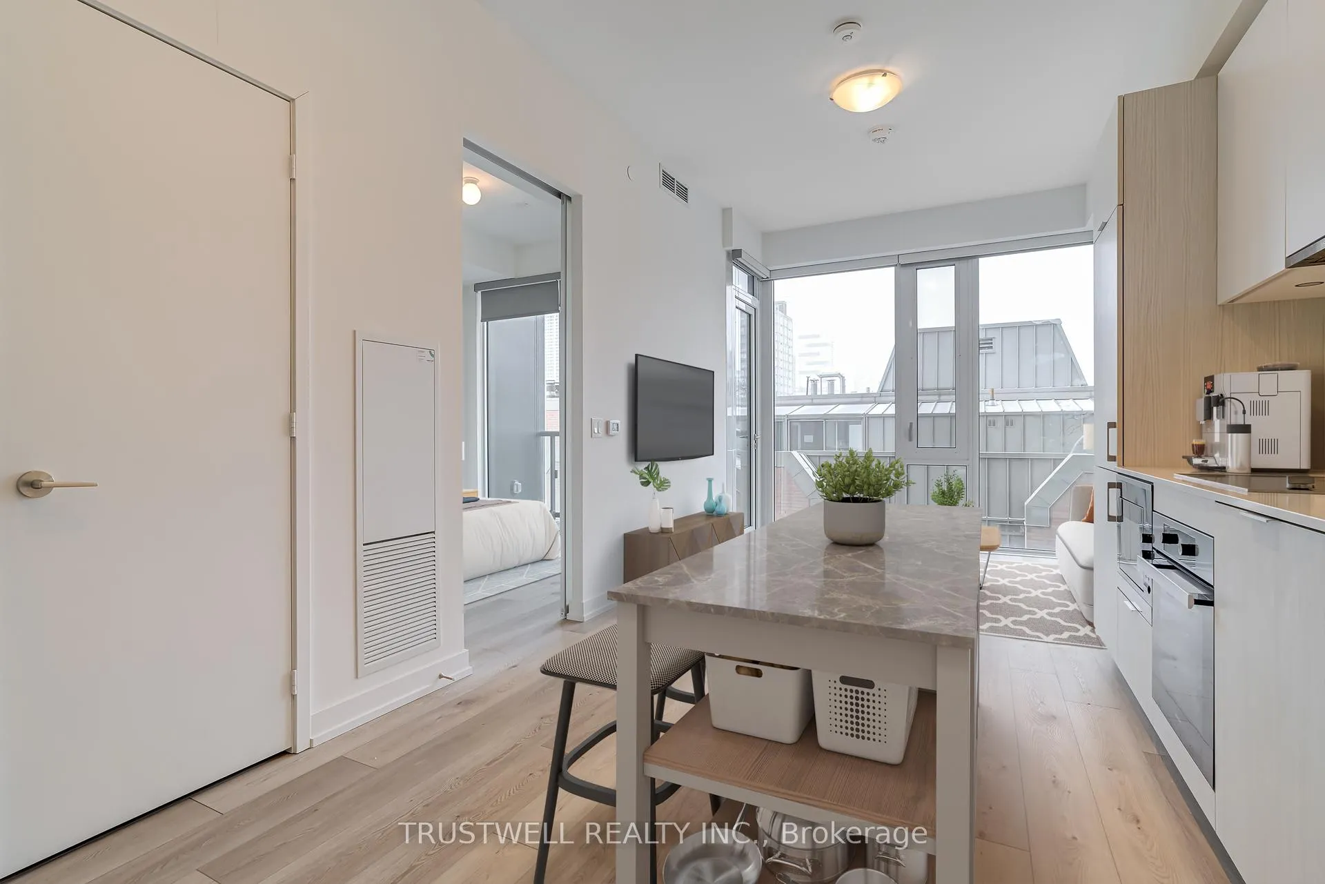 Photo 3 of Unit 1004, 158 Front Street E, Toronto, Moss Park — HOMEH