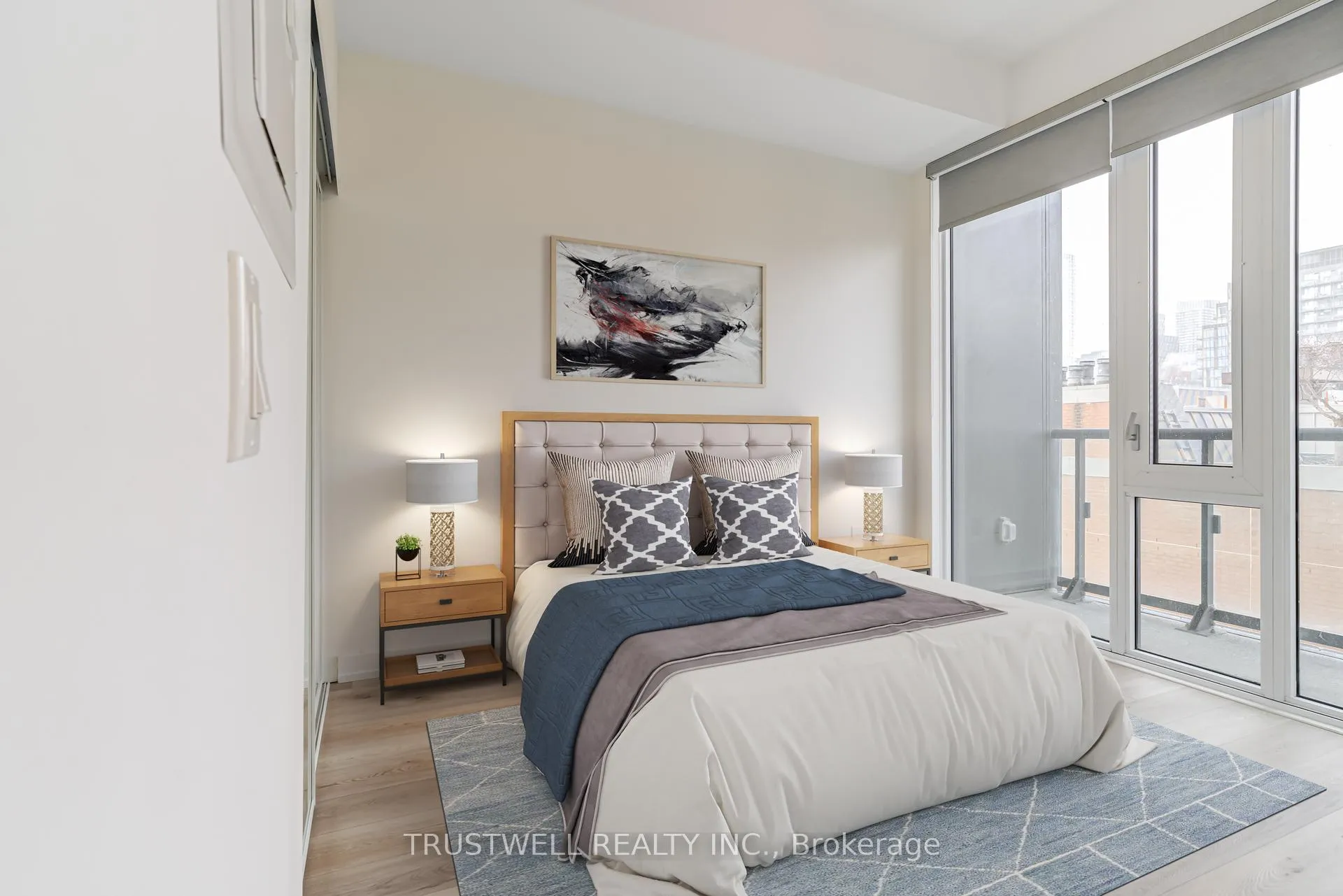 Photo 6 of Unit 1004, 158 Front Street E, Toronto, Moss Park — HOMEH