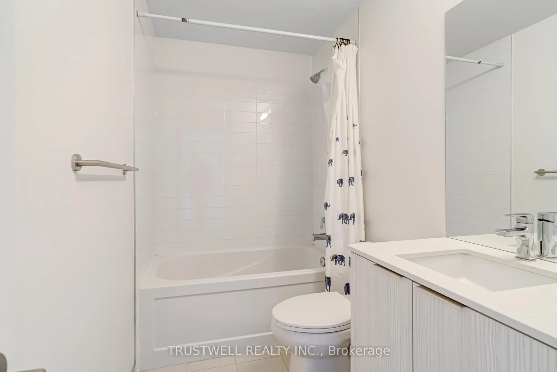 Photo 8 of Unit 1004, 158 Front Street E, Toronto, Moss Park — HOMEH