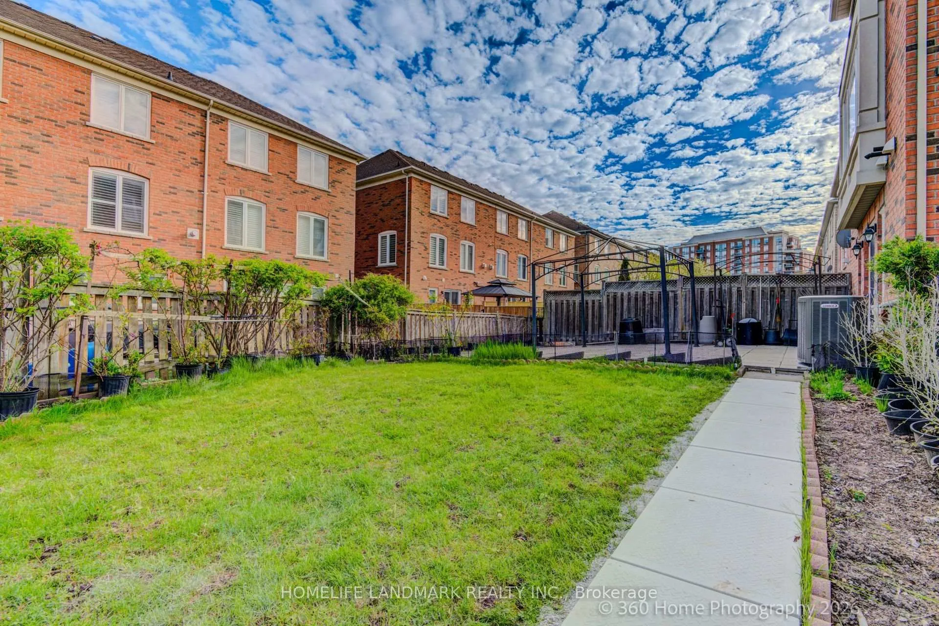 Photo 10 of Unit Lower, 189 Leitchcroft Crescent, Markham, Commerce Valley — HOMEH