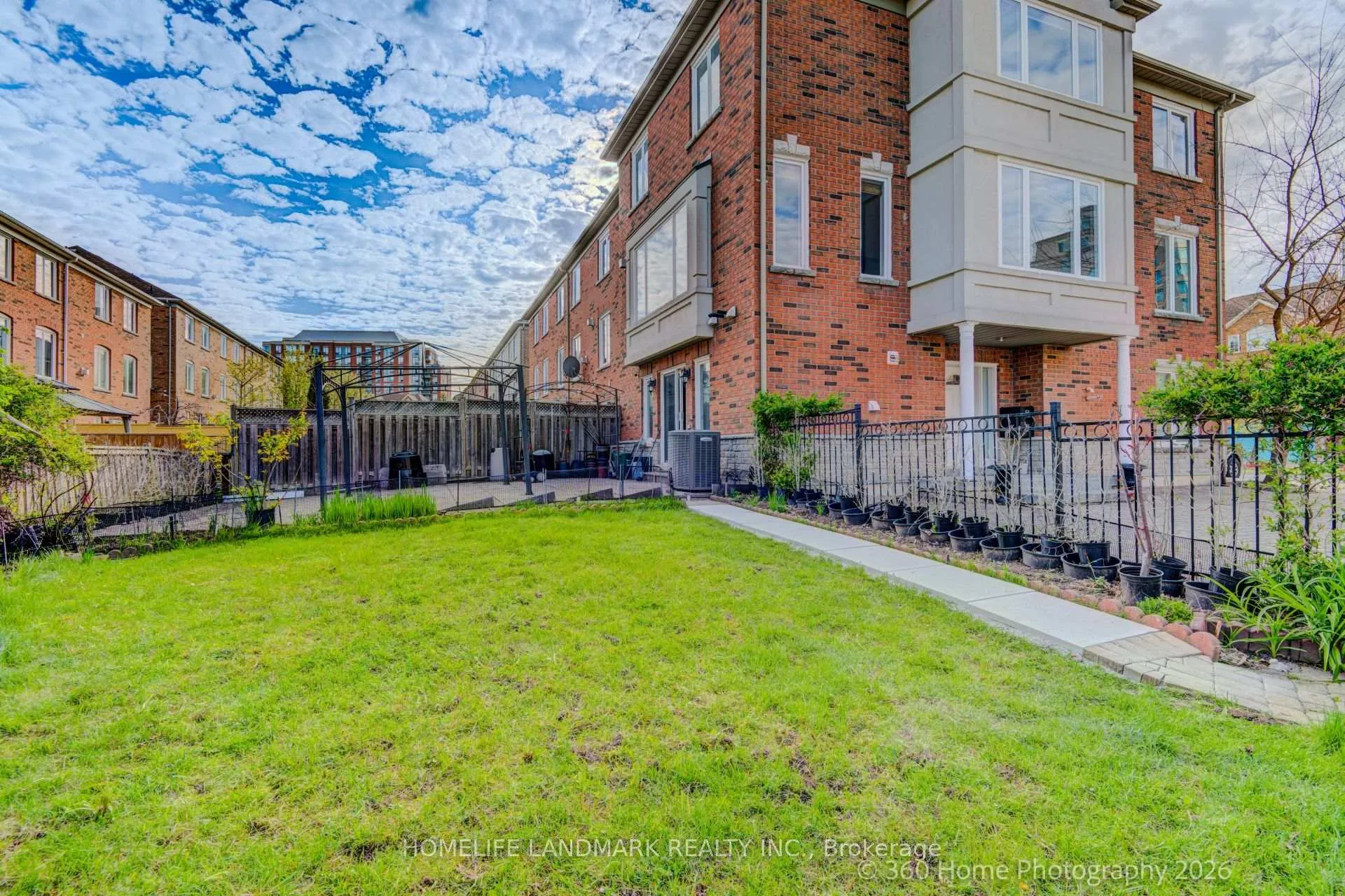 Photo 11 of Unit Lower, 189 Leitchcroft Crescent, Markham, Commerce Valley — HOMEH