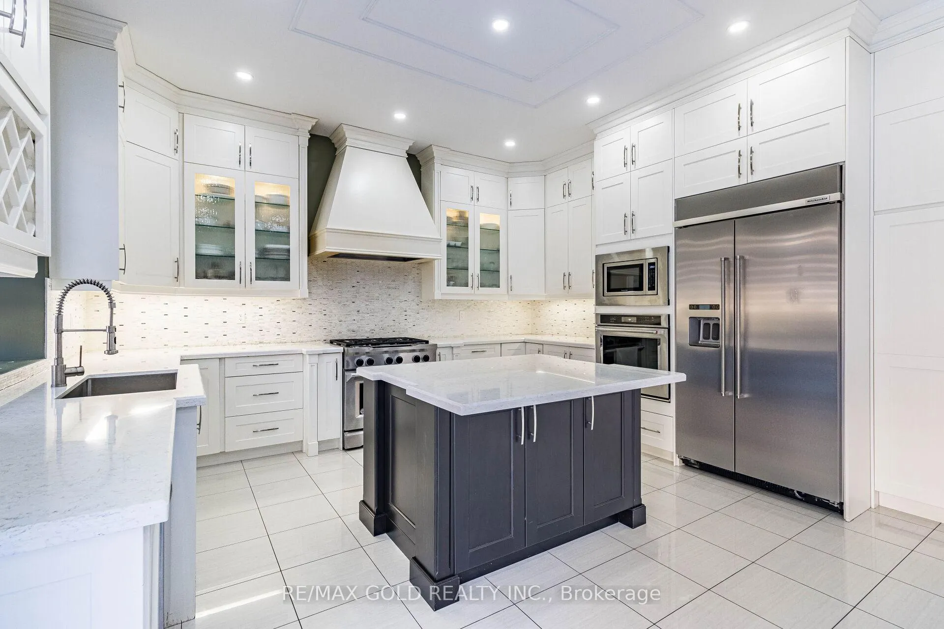 Photo 19 of 28 Cloverhaven Road, Brampton, Toronto Gore Rural Estate — HOMEH