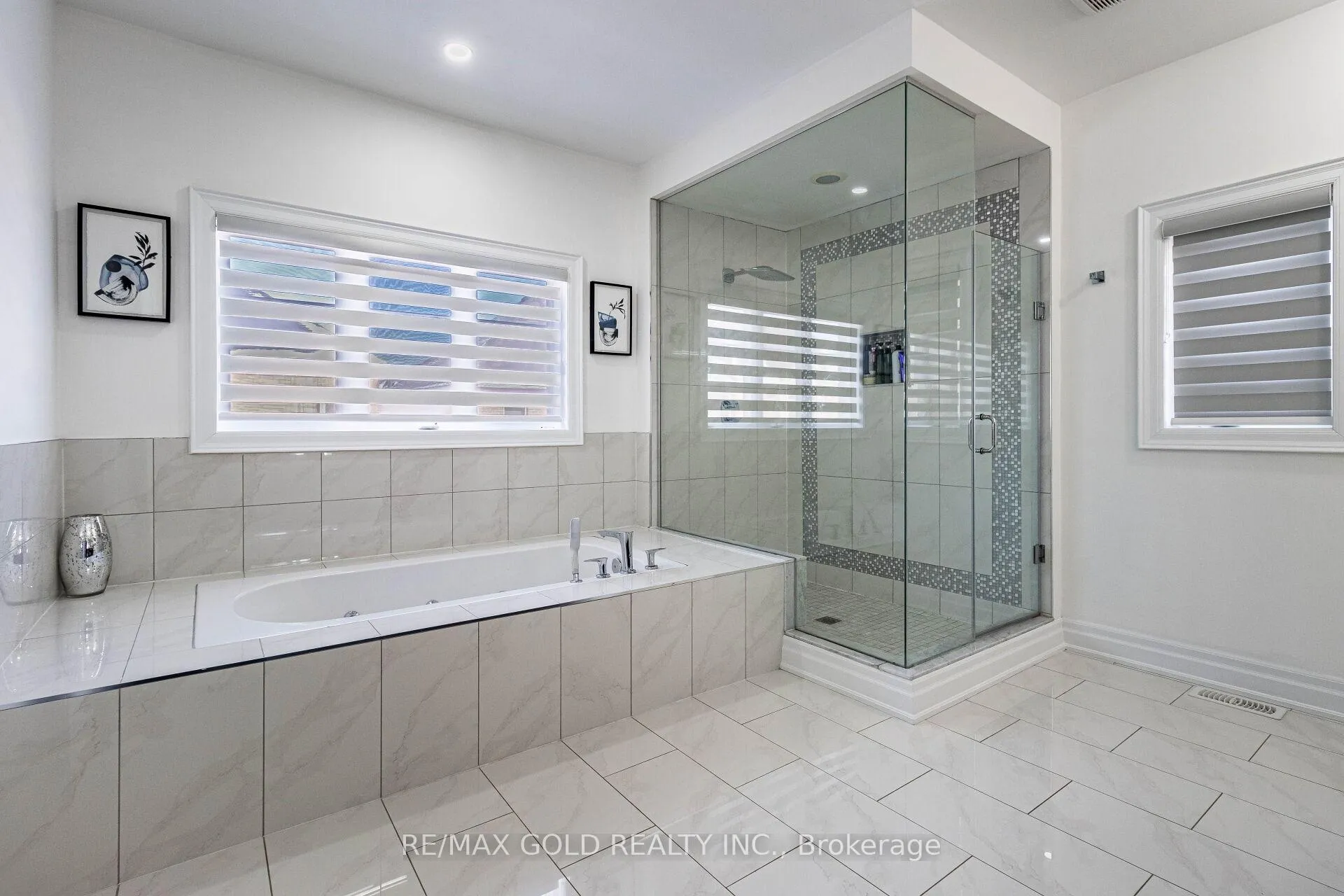 Photo 33 of 28 Cloverhaven Road, Brampton, Toronto Gore Rural Estate — HOMEH