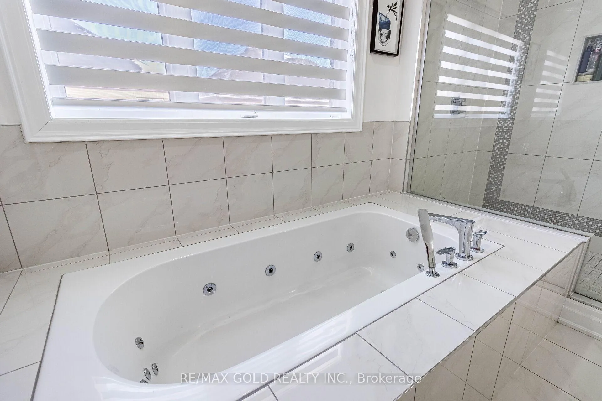 Photo 34 of 28 Cloverhaven Road, Brampton, Toronto Gore Rural Estate — HOMEH