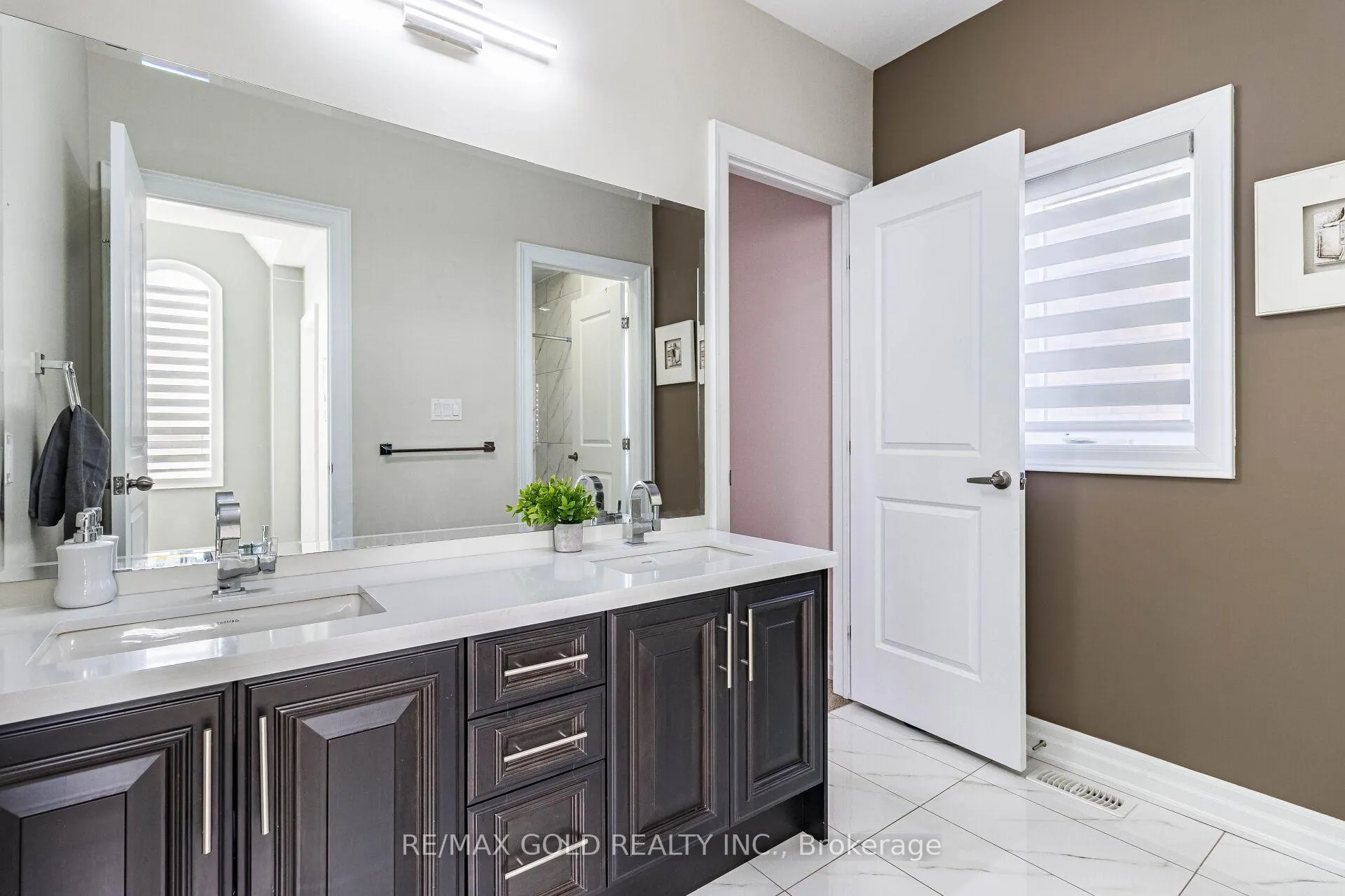 Photo 38 of 28 Cloverhaven Road, Brampton, Toronto Gore Rural Estate — HOMEH