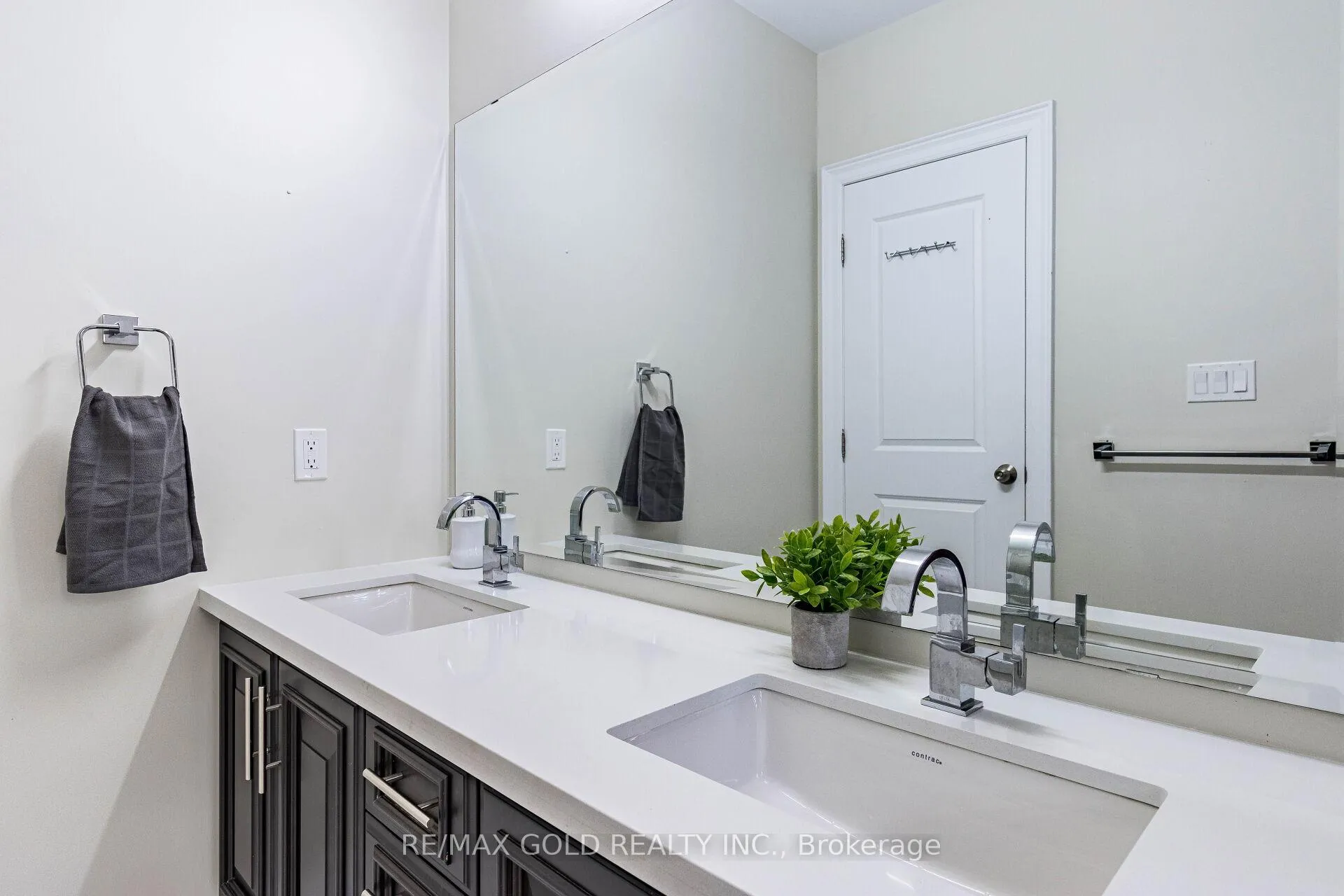 Photo 40 of 28 Cloverhaven Road, Brampton, Toronto Gore Rural Estate — HOMEH