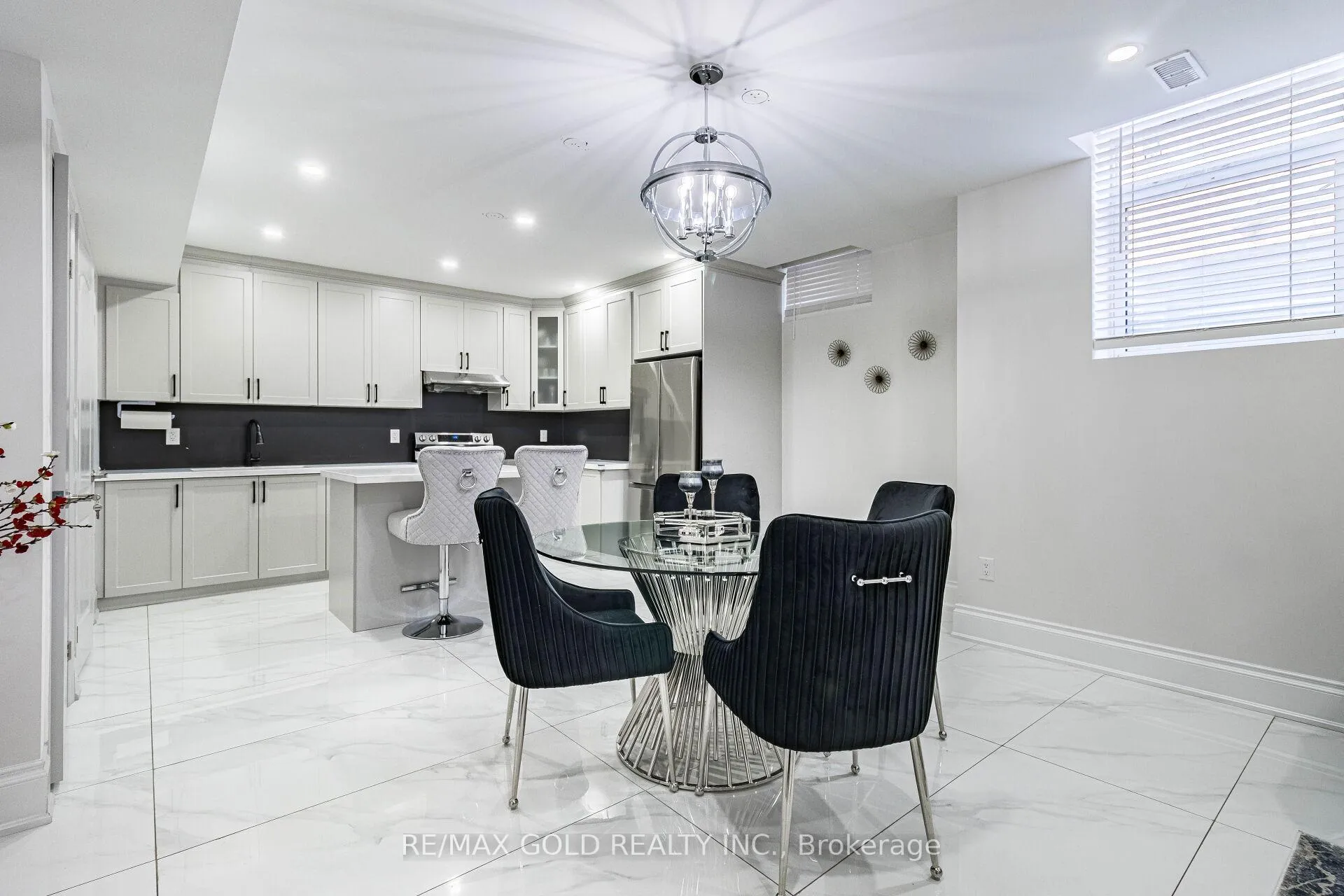 Photo 43 of 28 Cloverhaven Road, Brampton, Toronto Gore Rural Estate — HOMEH