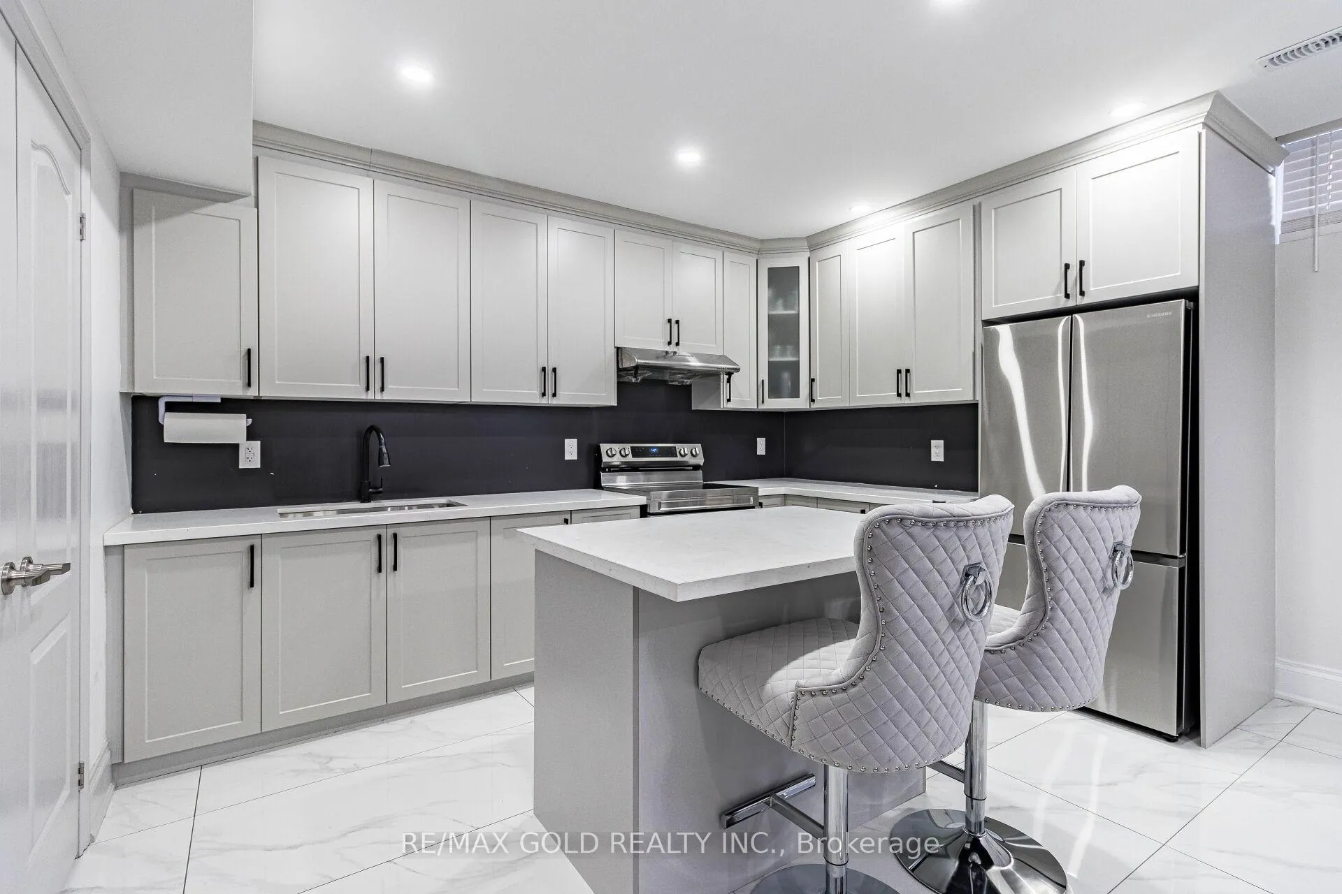 Photo 44 of 28 Cloverhaven Road, Brampton, Toronto Gore Rural Estate — HOMEH