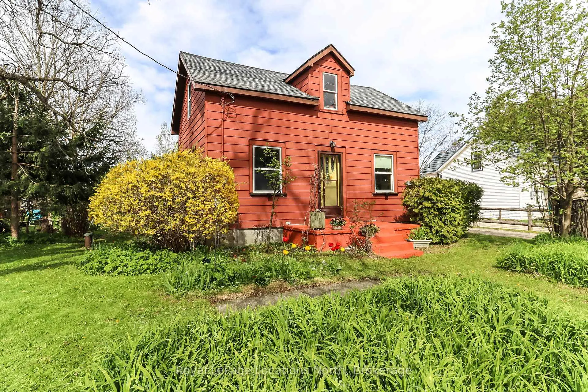 Photo 1 of 118 Marsh Street, Blue Mountains — HOMEH
